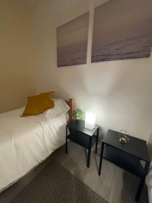 Three-Bedroom Apartment with Balcony photo 1