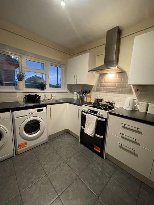 Three-Bedroom Apartment with Balcony photo 2