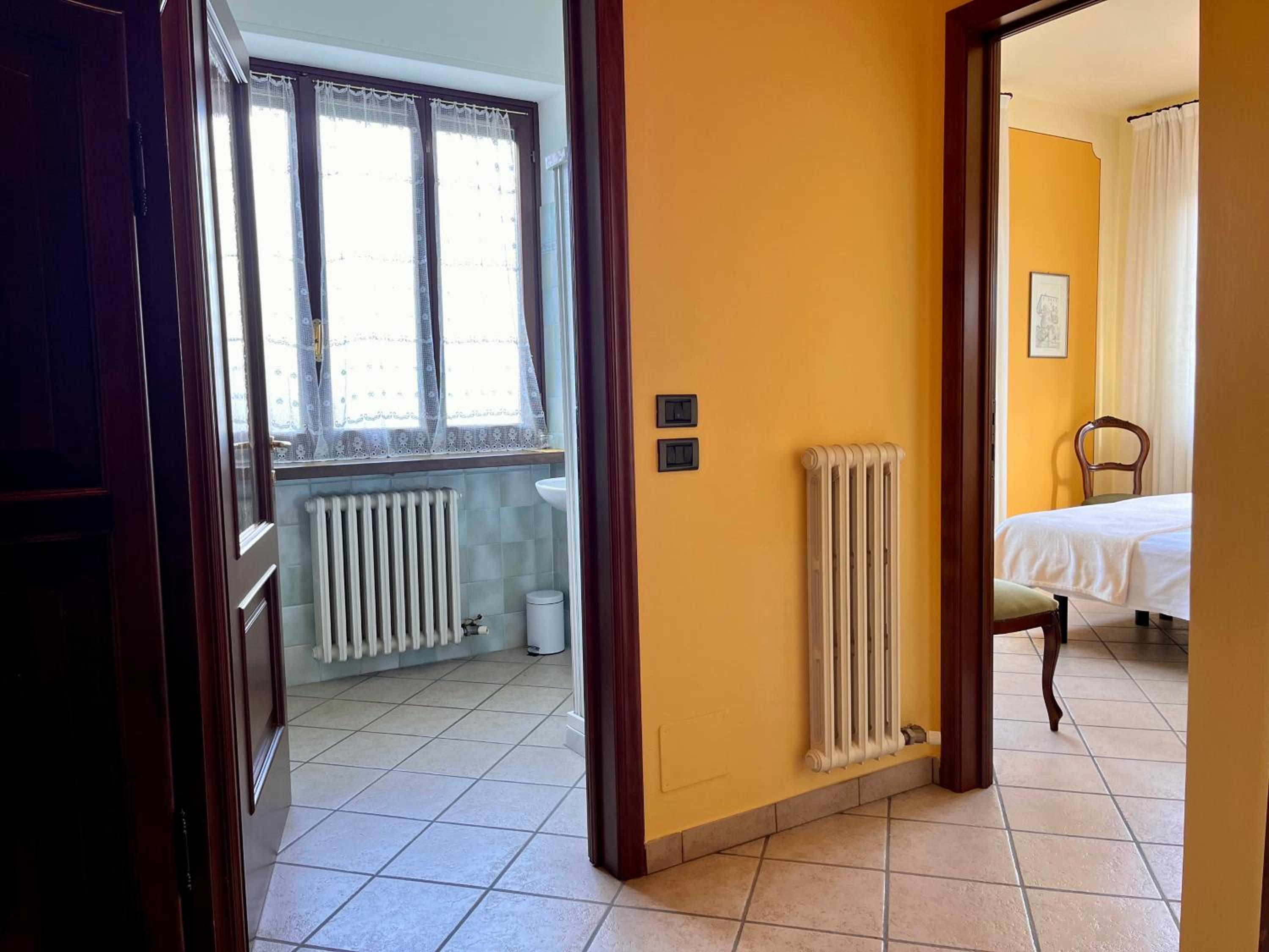 Double or Twin Room with Bathroom - Photo 13