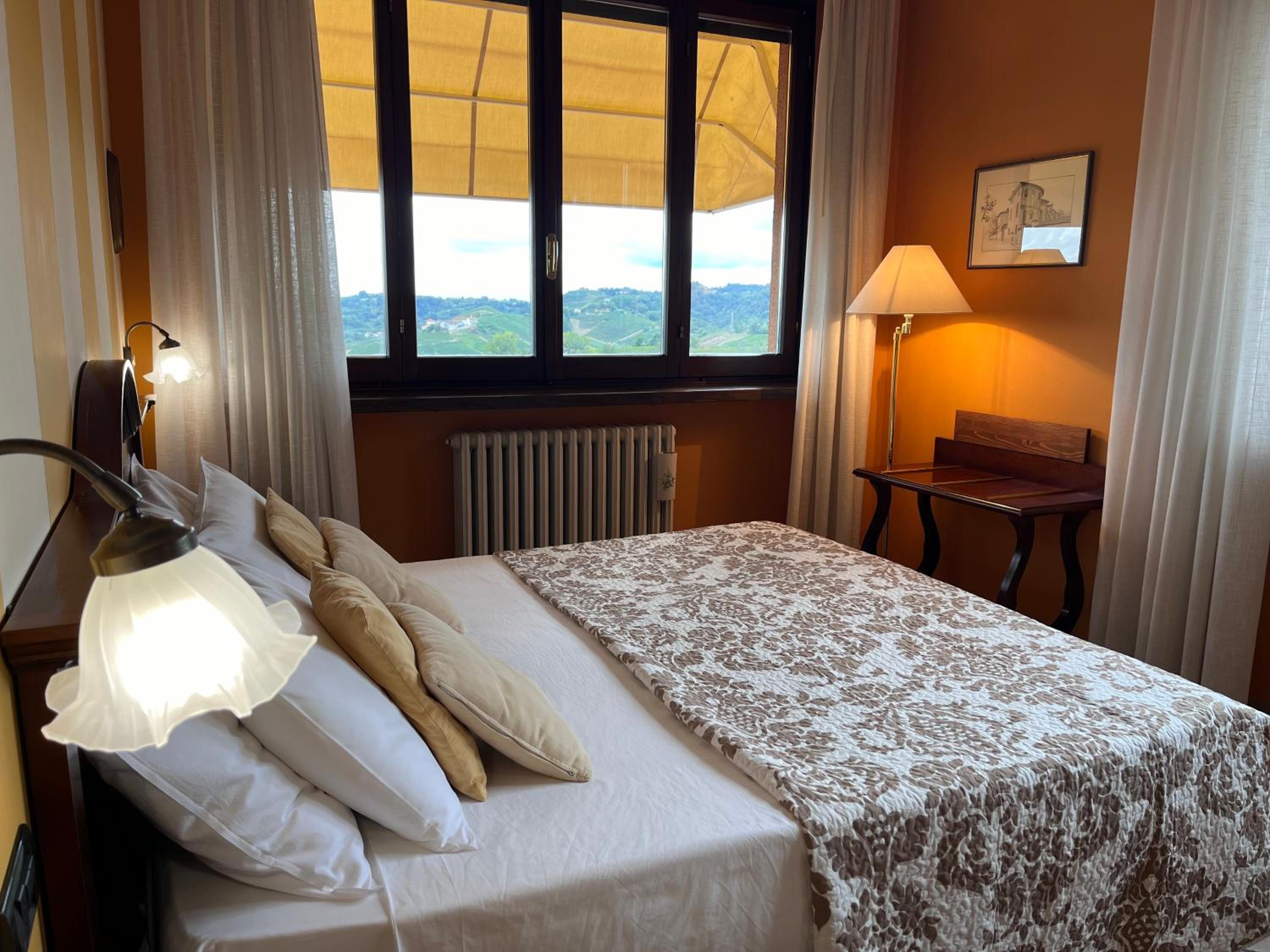 Double or Twin Room with Bathroom - Photo 15
