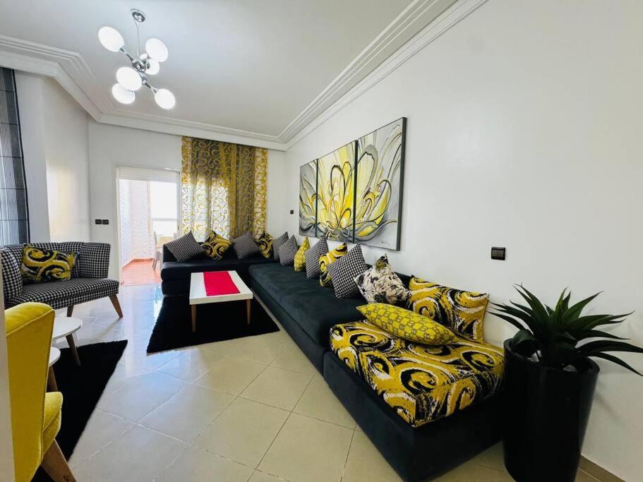 Three-Bedroom Apartment with Sea View photo 3