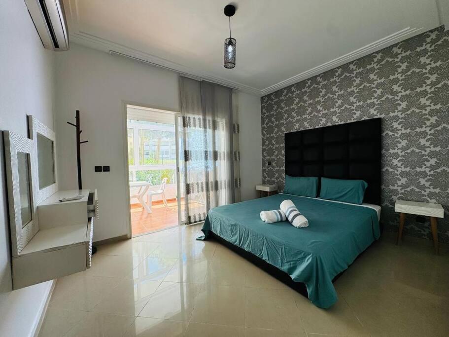 Three-Bedroom Apartment with Sea View photo 1