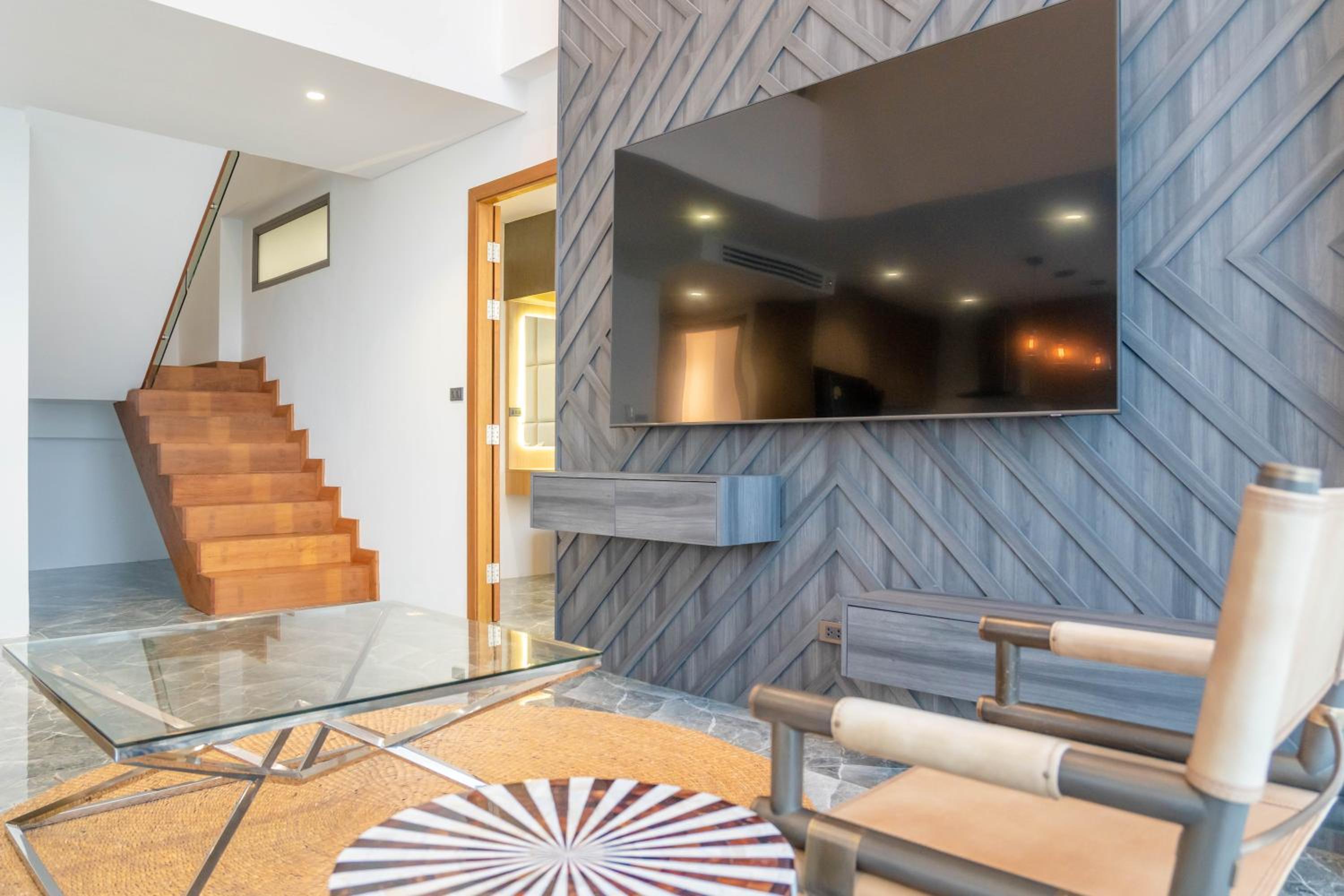 Three-Bedroom Apartment with Ocean View