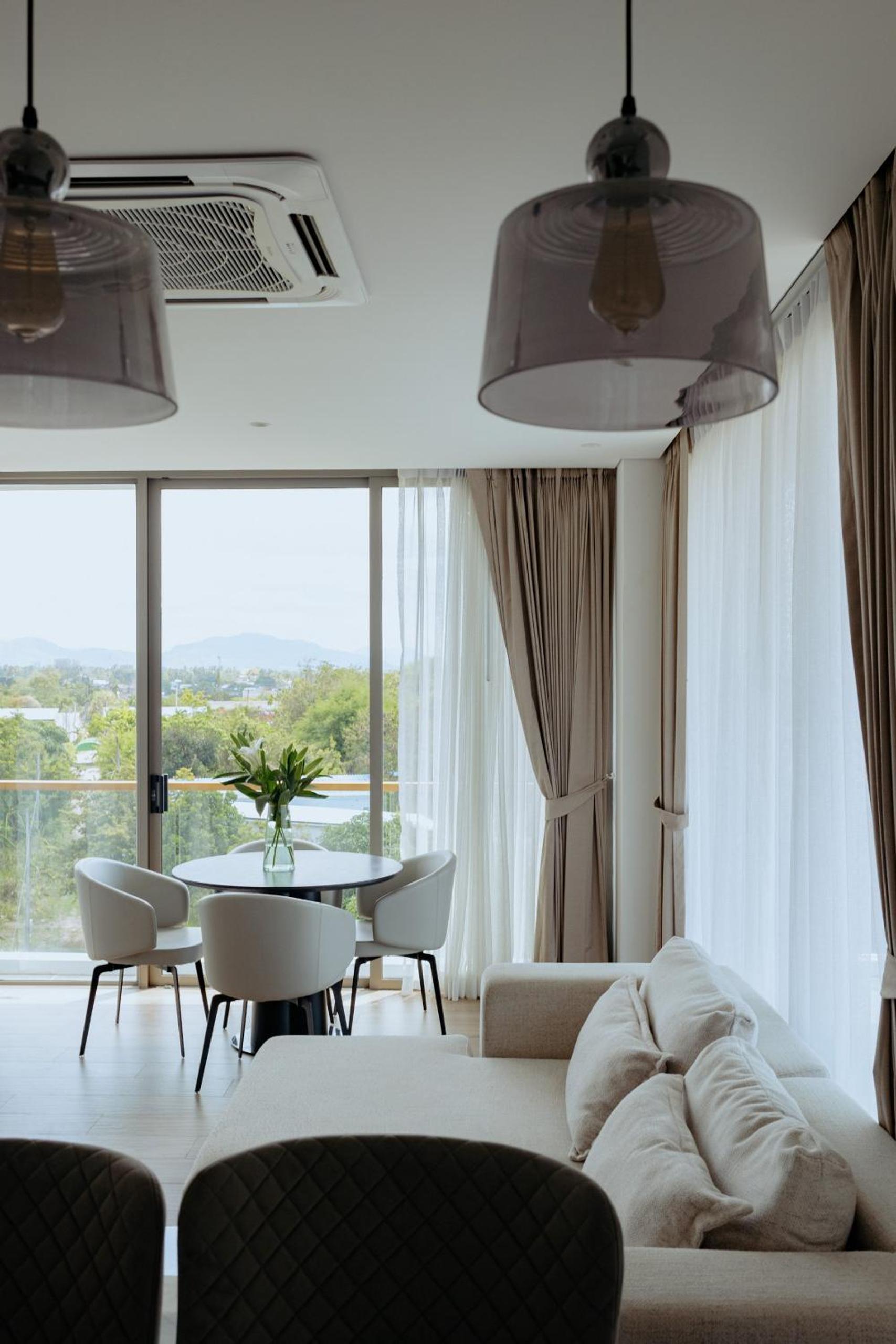 Two-Bedroom Apartment with Mountain View