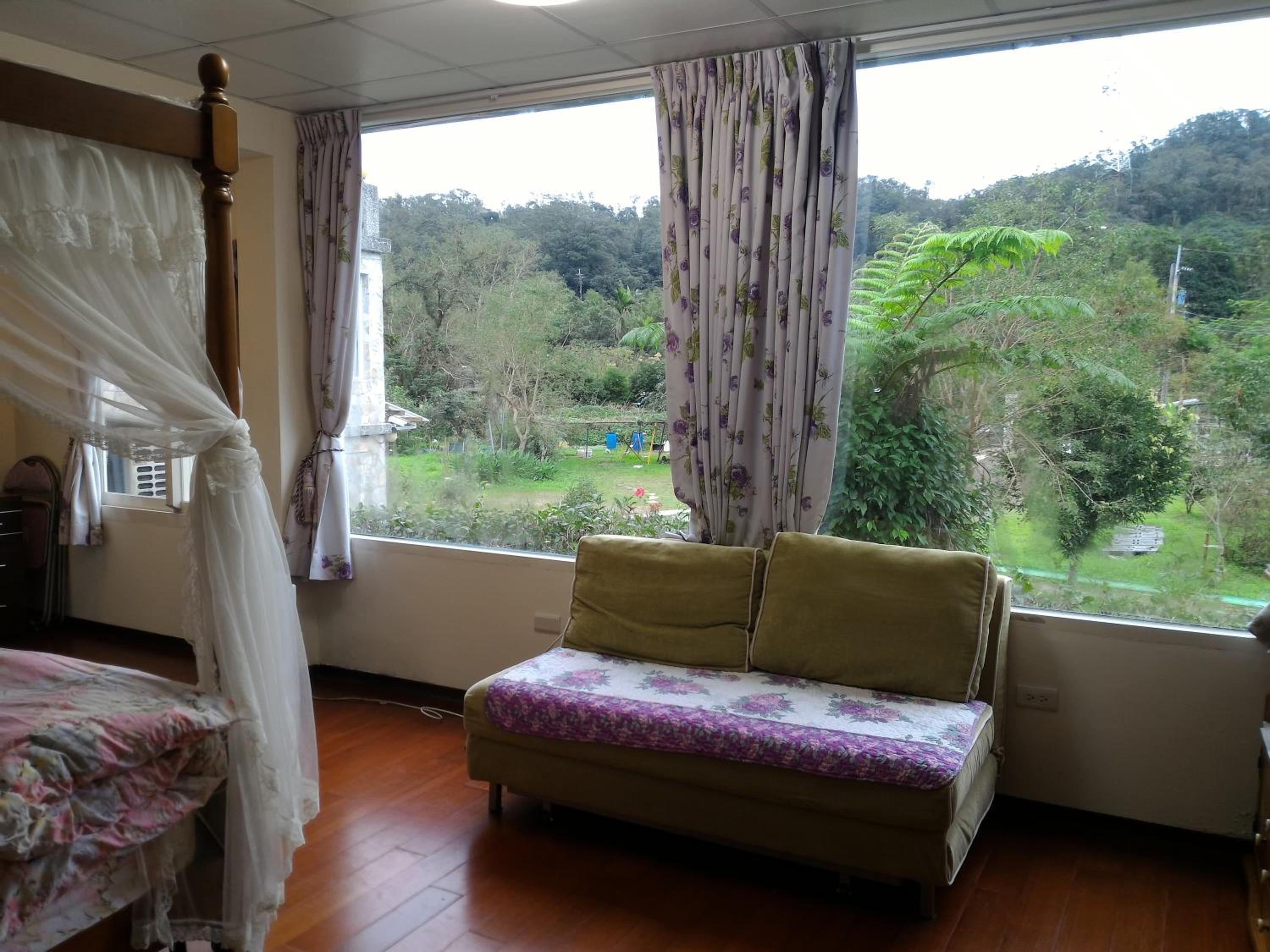 Large Double Room photo 3
