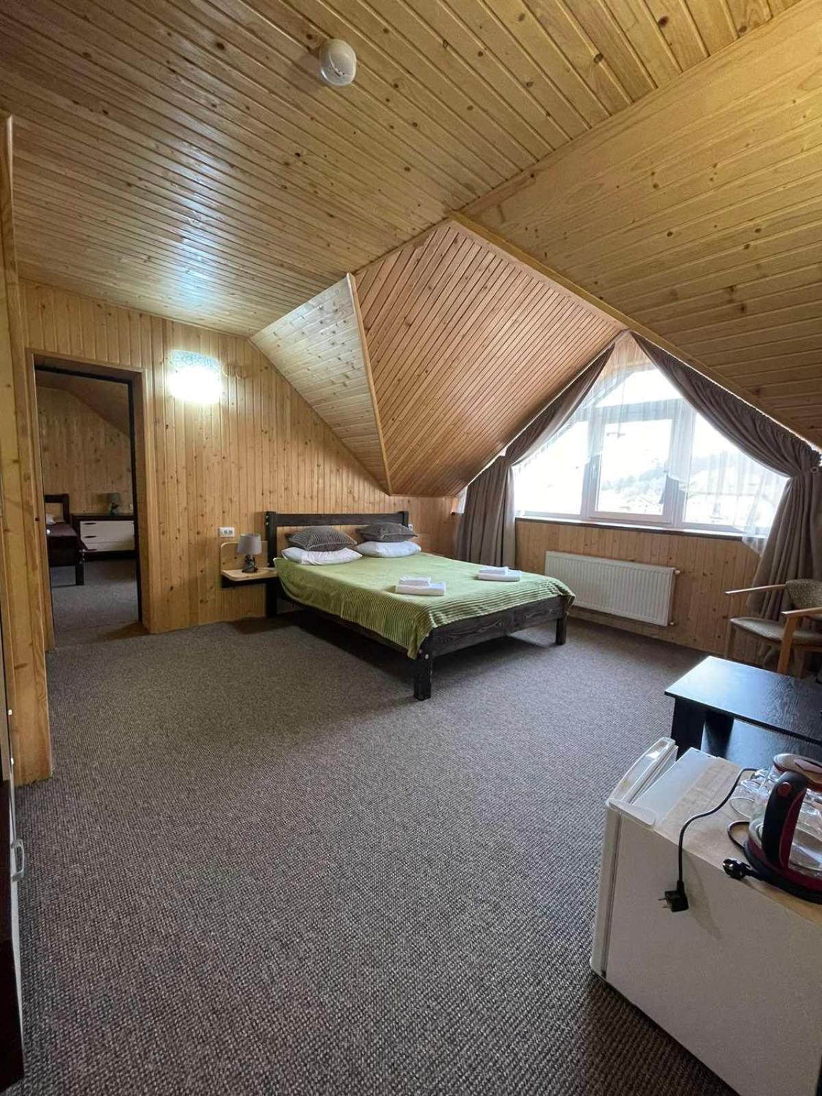 Family Room with Mountain View photo 1