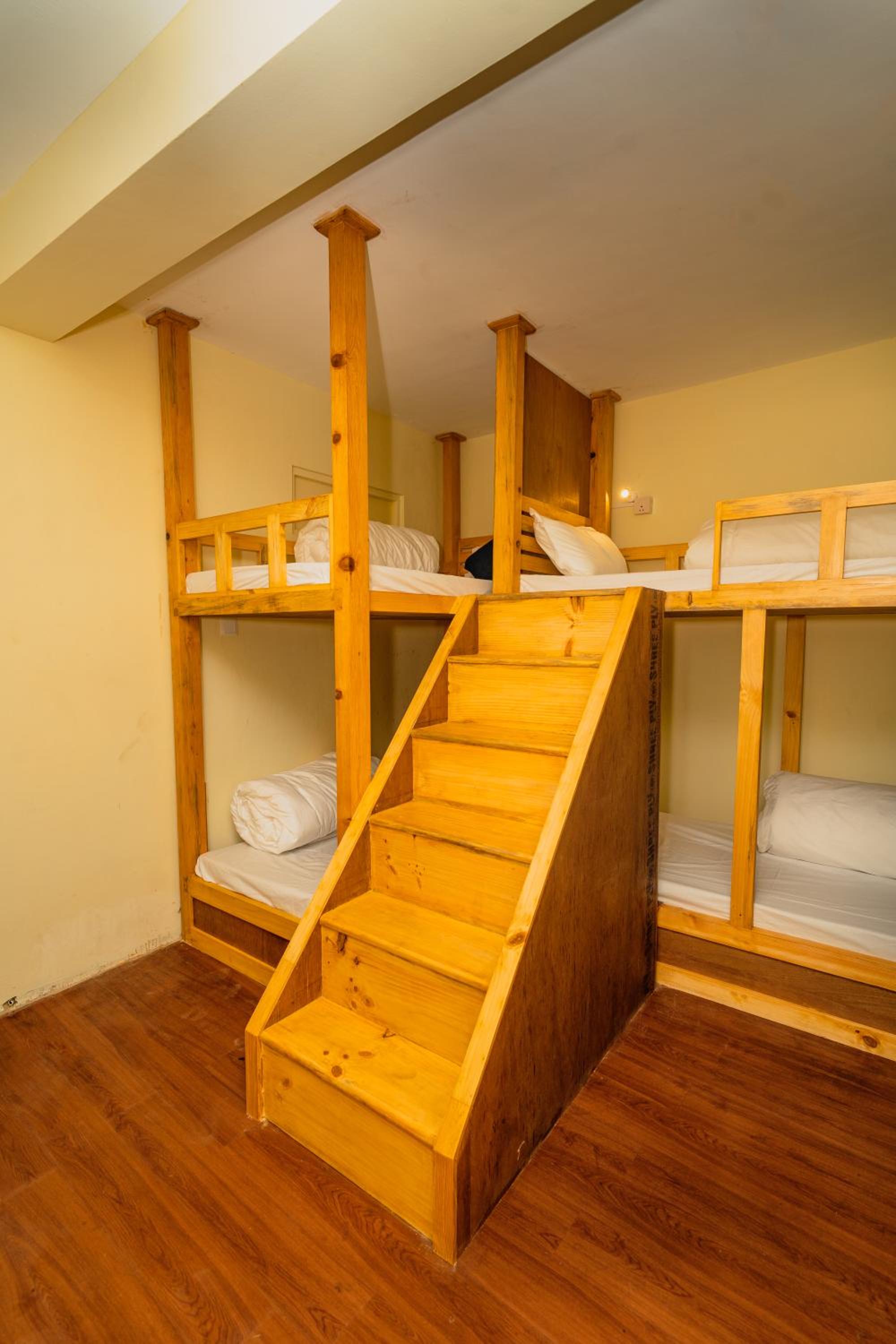 Bed in 4-Bed Mixed Dormitory Room photo 2