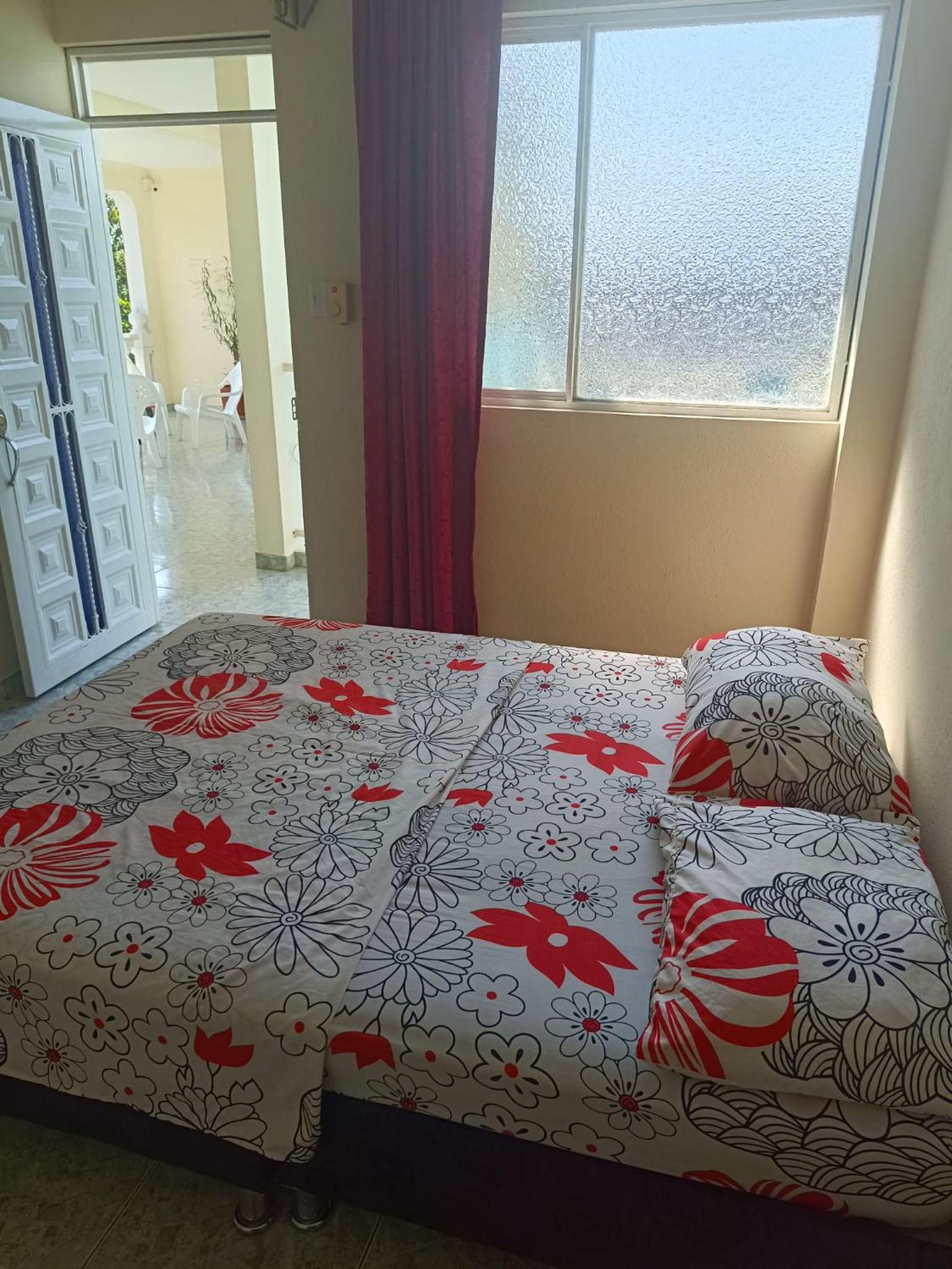 One-Bedroom House photo 1