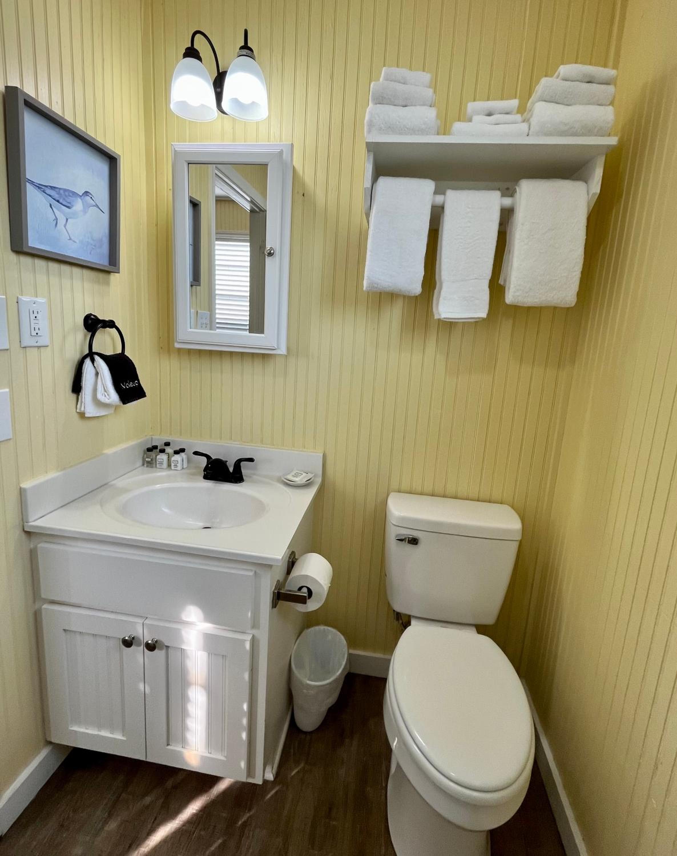 Standard Suite - Photo 5