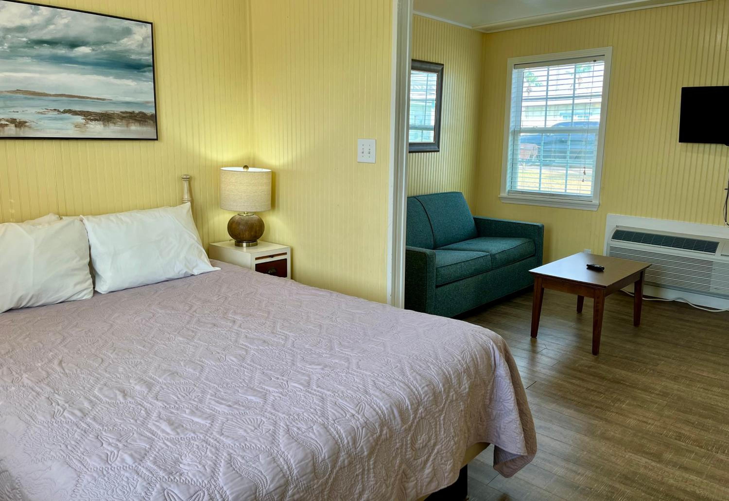 Standard Suite - Photo 4