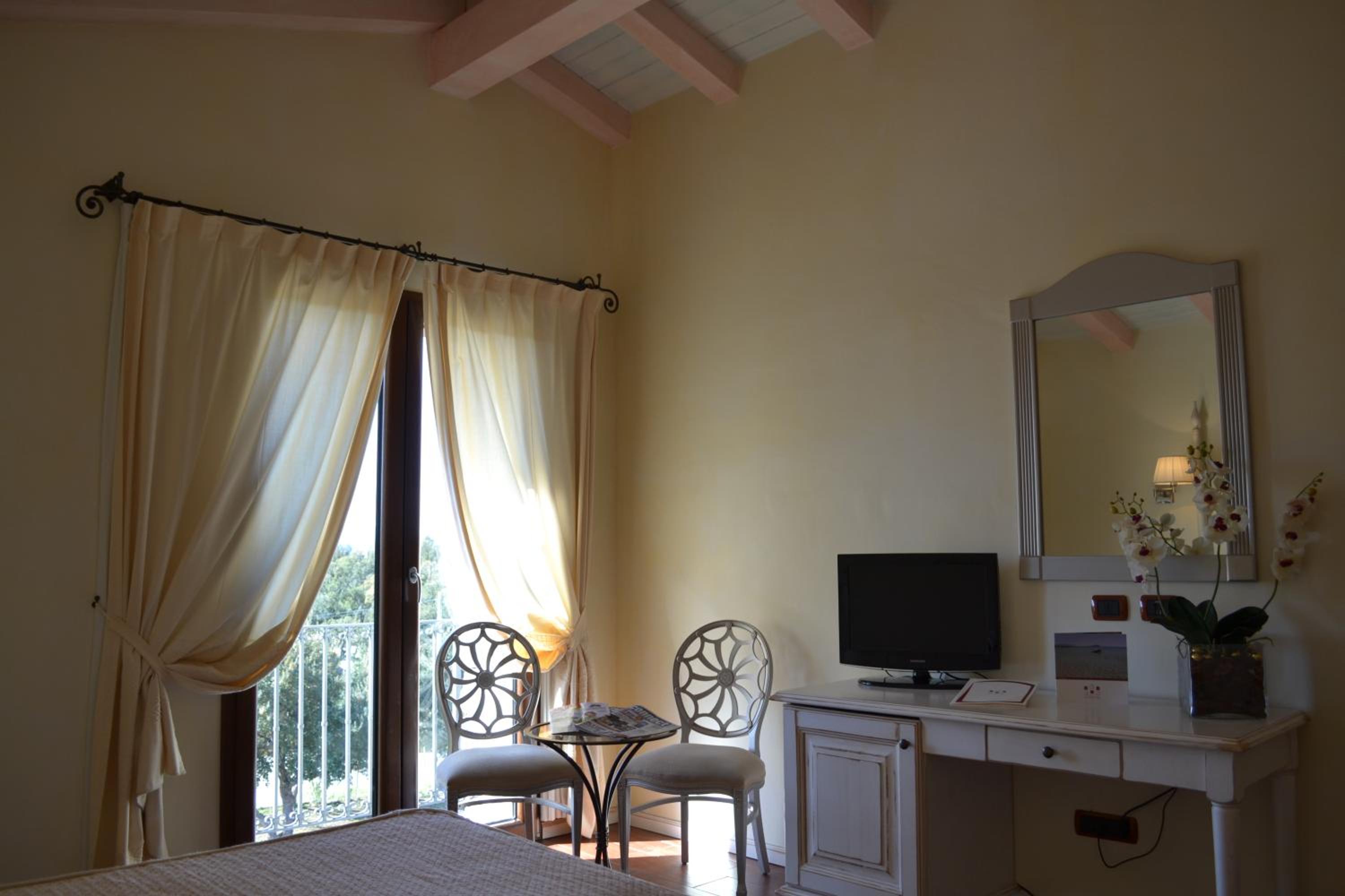 Deluxe Double Room - Photo 2