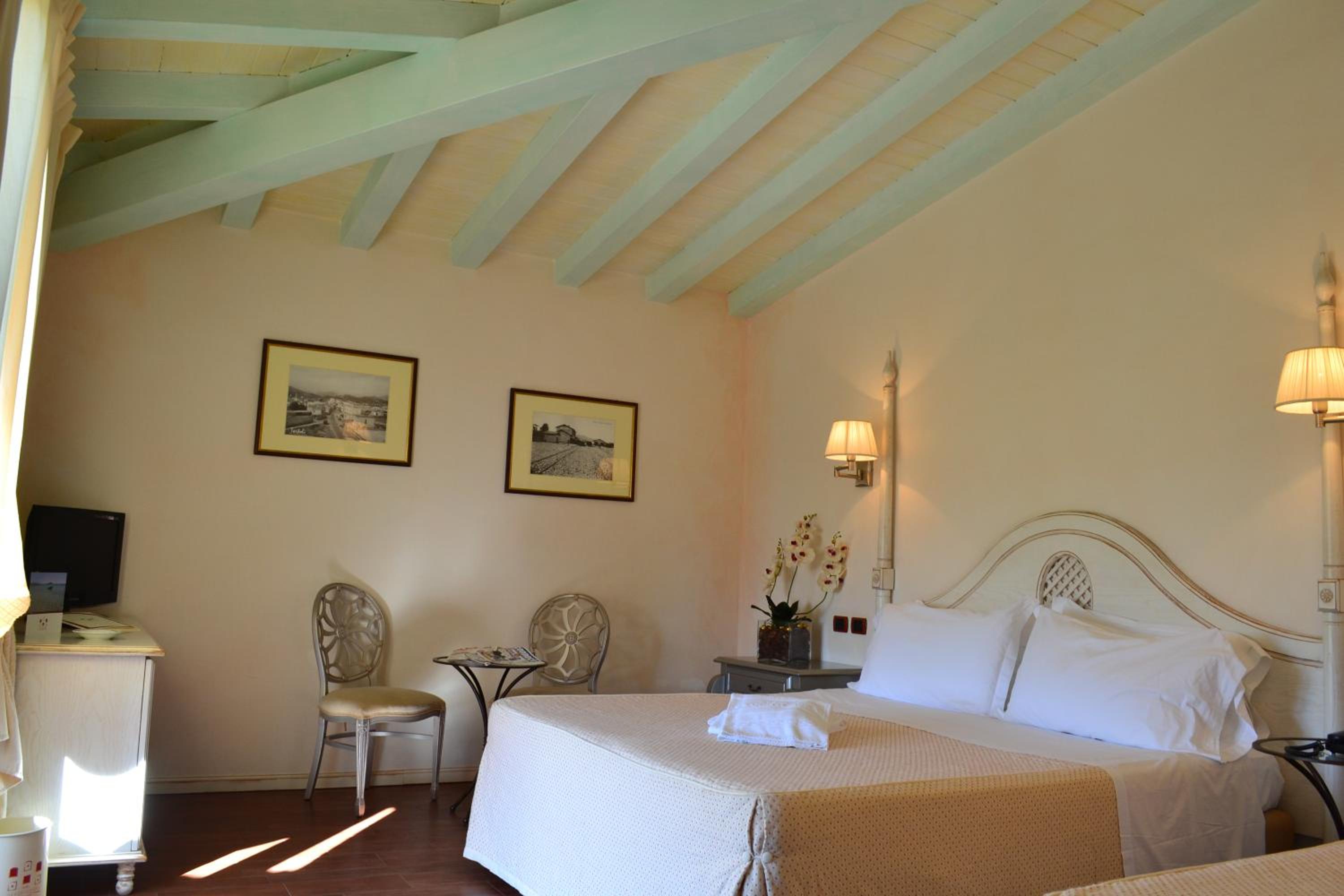 Deluxe Double Room - Photo 5