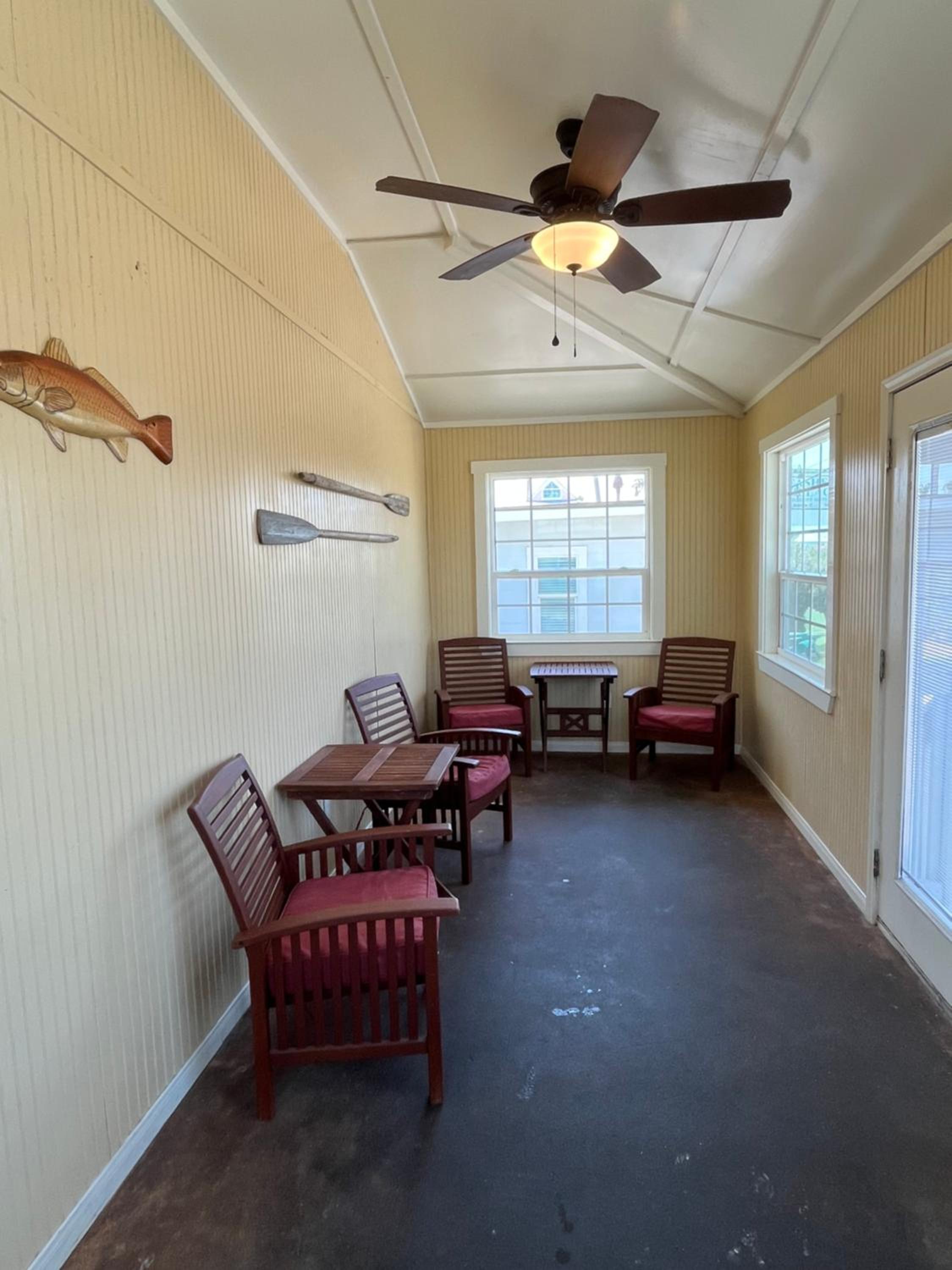 Deluxe King Suite - Photo 2