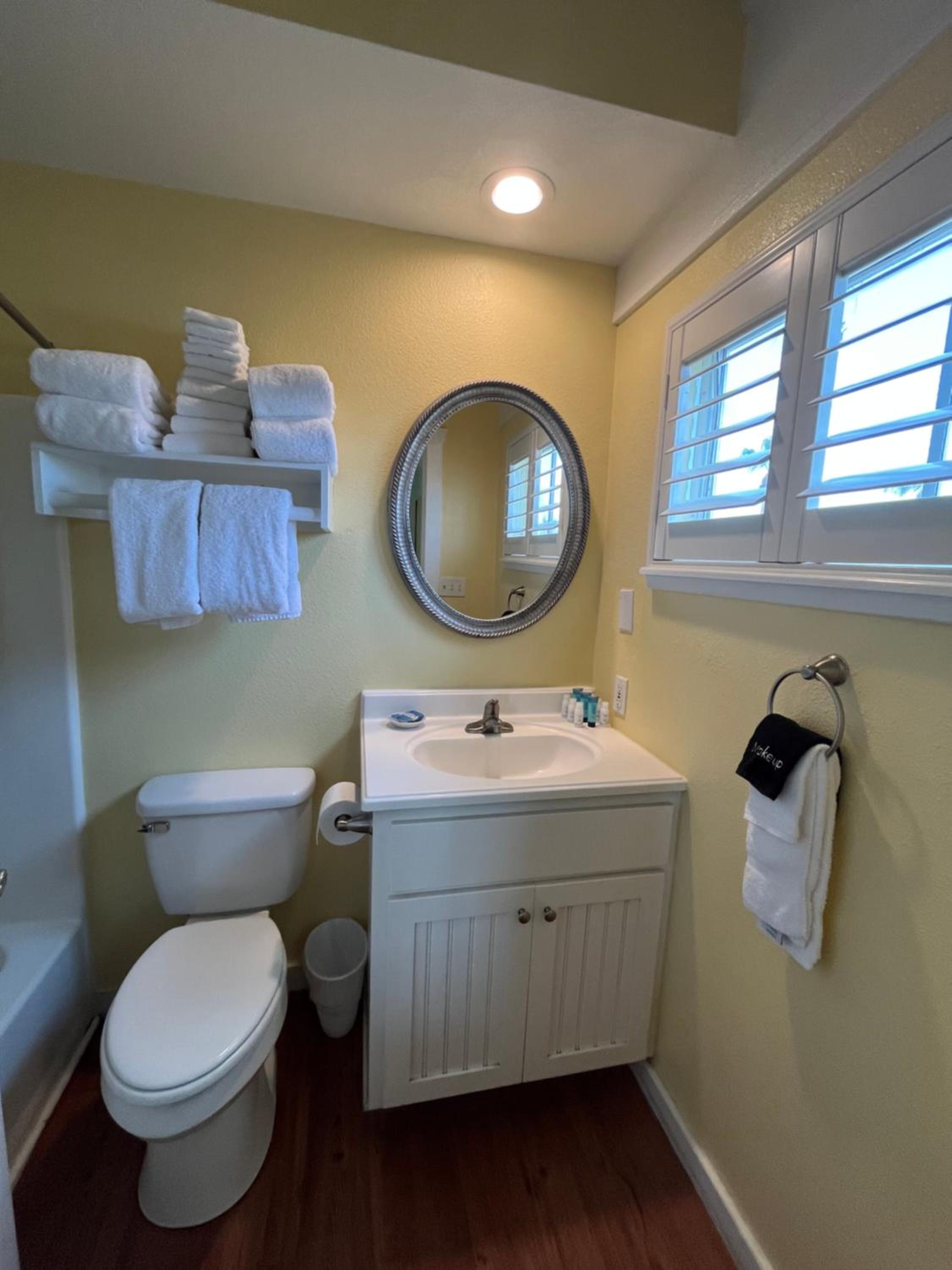 One-Bedroom Suite - Photo 5