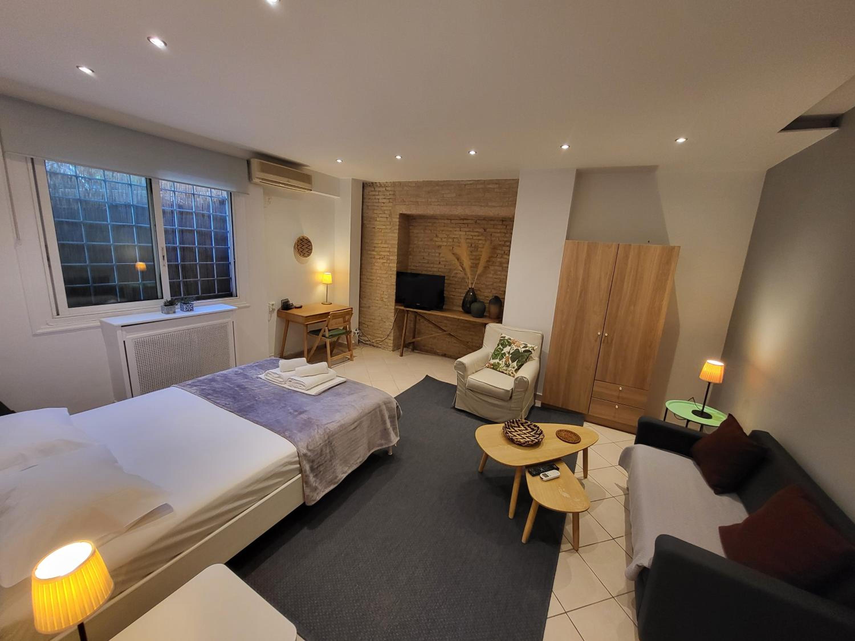 One-Bedroom Apartment