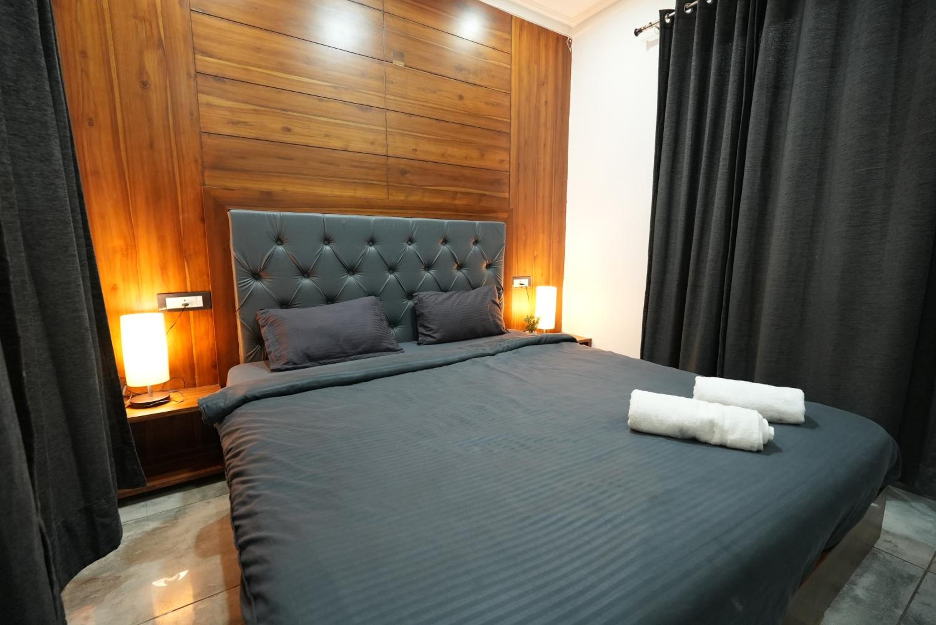 Standard King Room photo 3