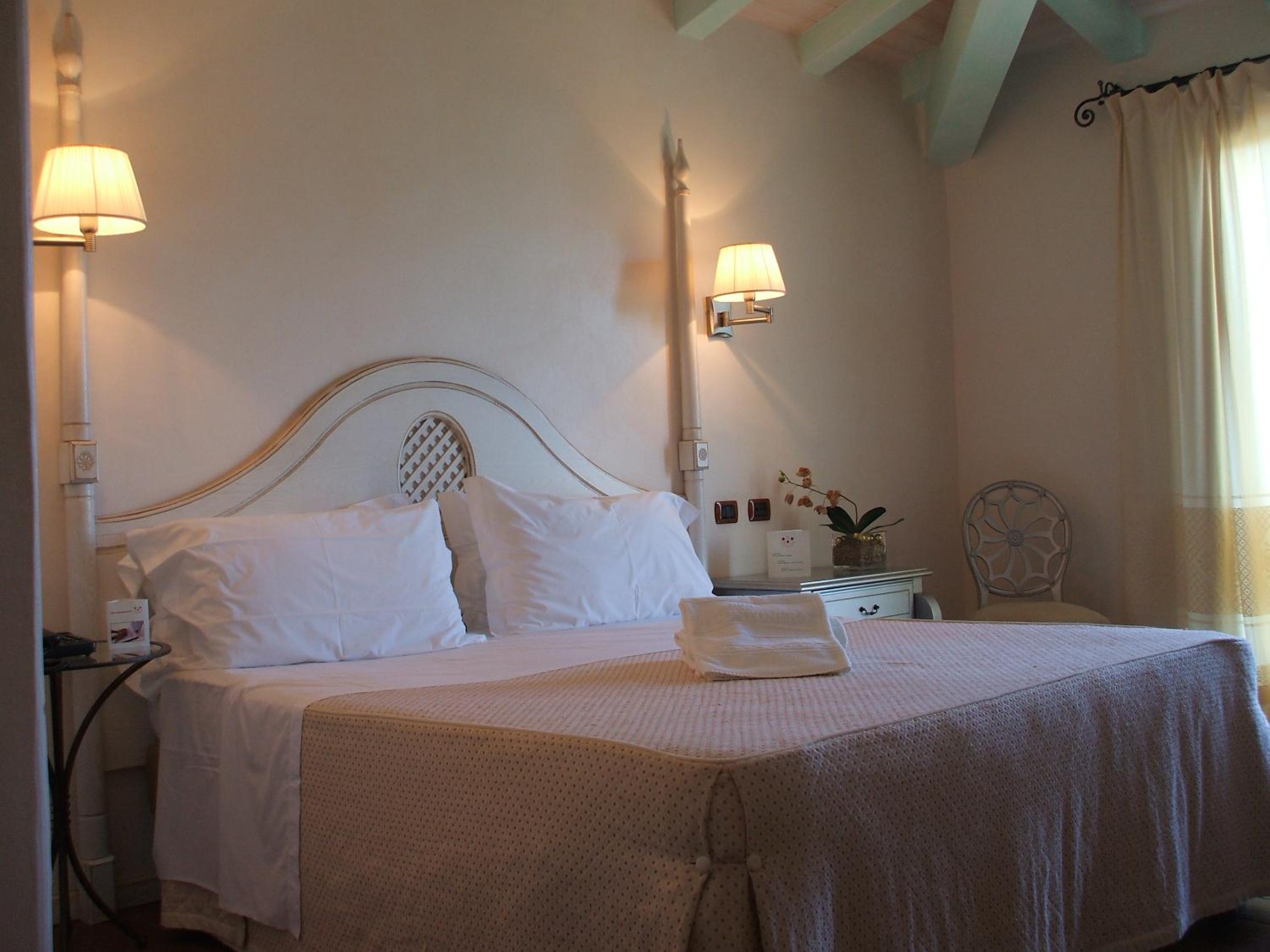 Double Room (1 Adult) - Photo 4