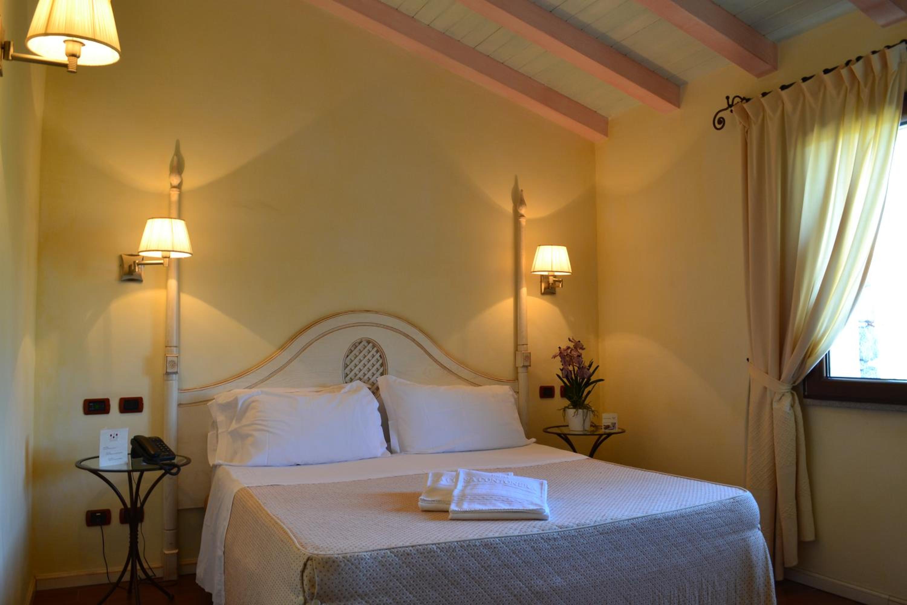 Double Room (1 Adult) - Photo 1