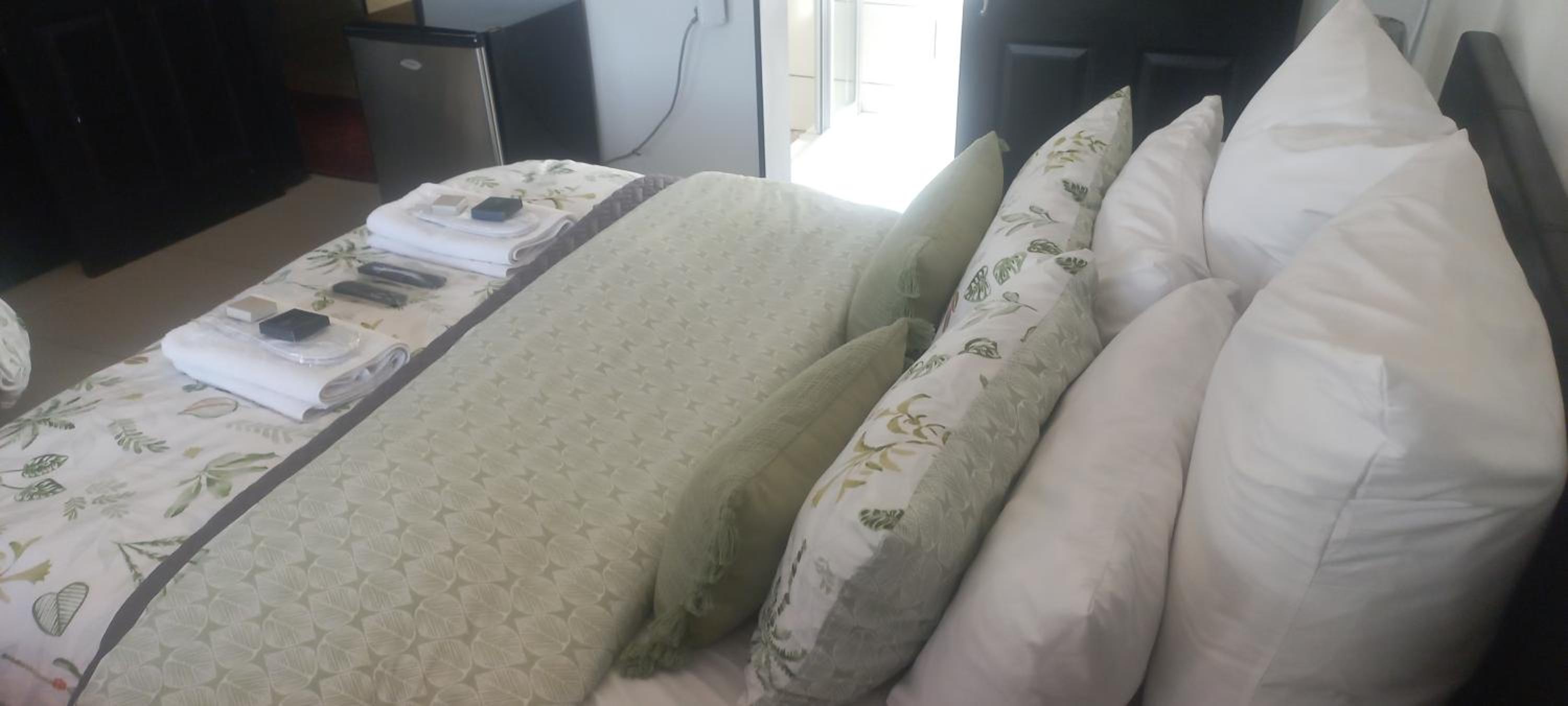 Double Room with Private Bathroom photo 3
