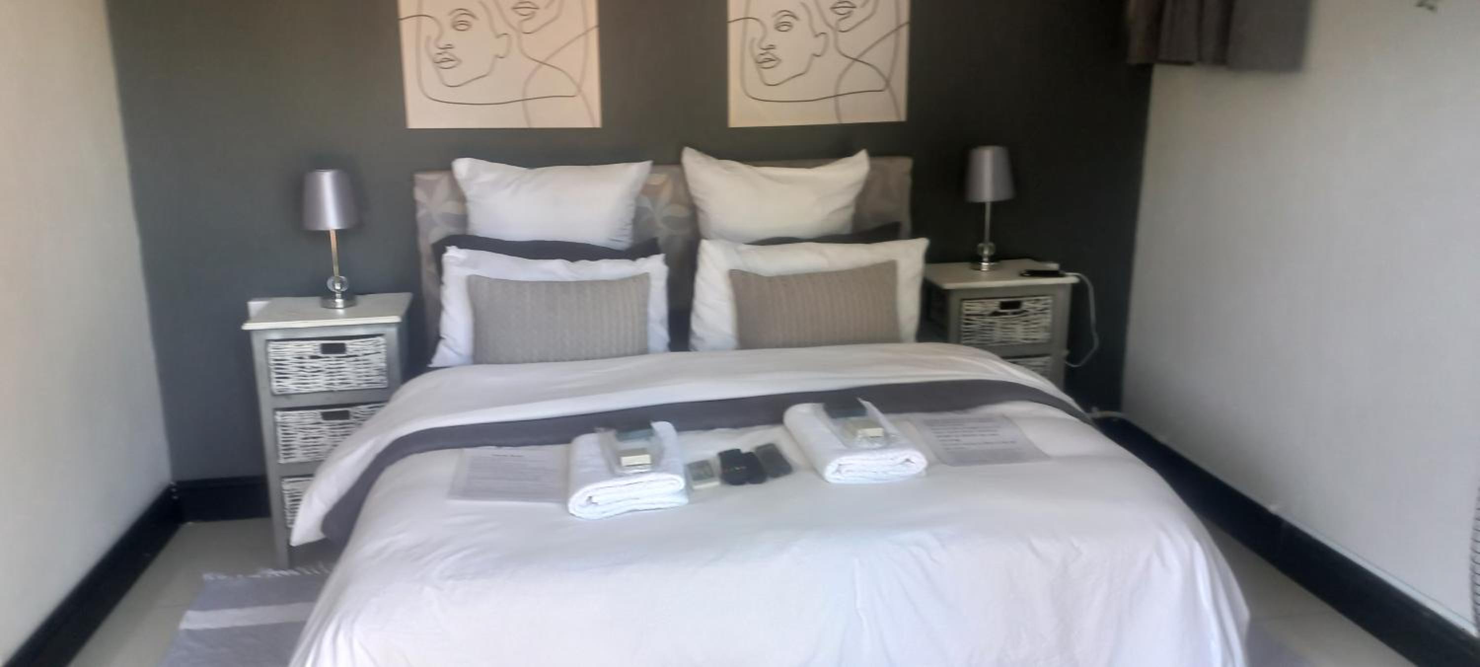 Deluxe Double Room with Shower photo 3