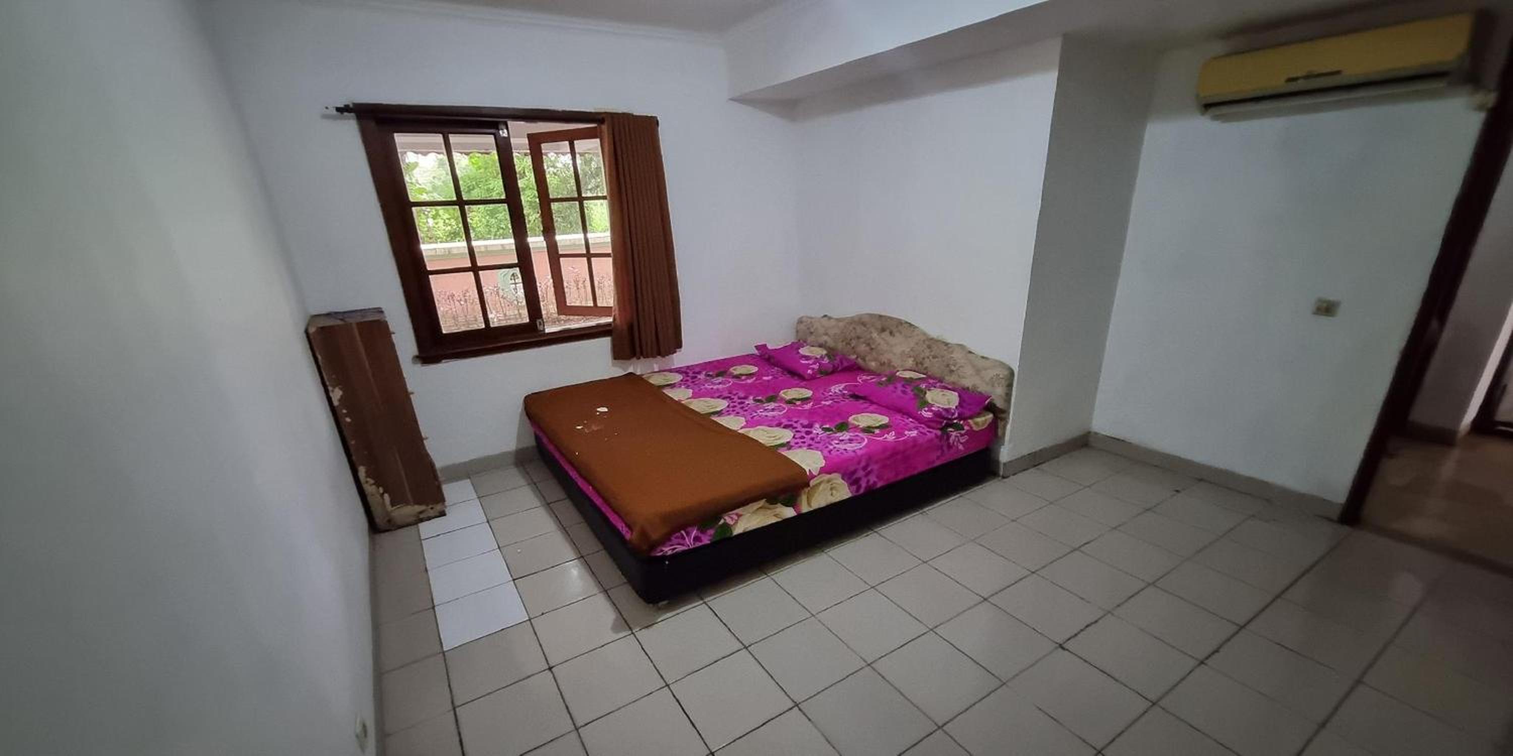 Three-Bedroom Apartment photo 1