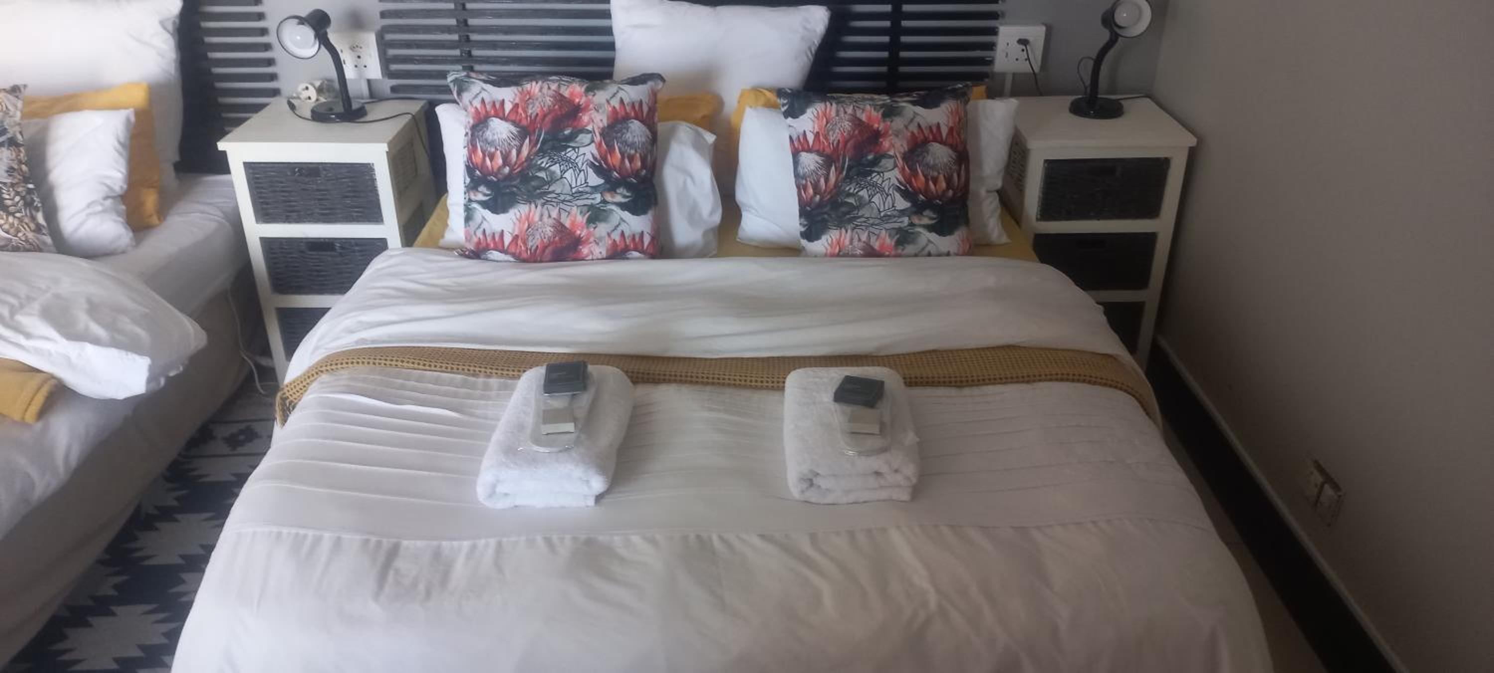 Deluxe Double or Twin Room photo 3