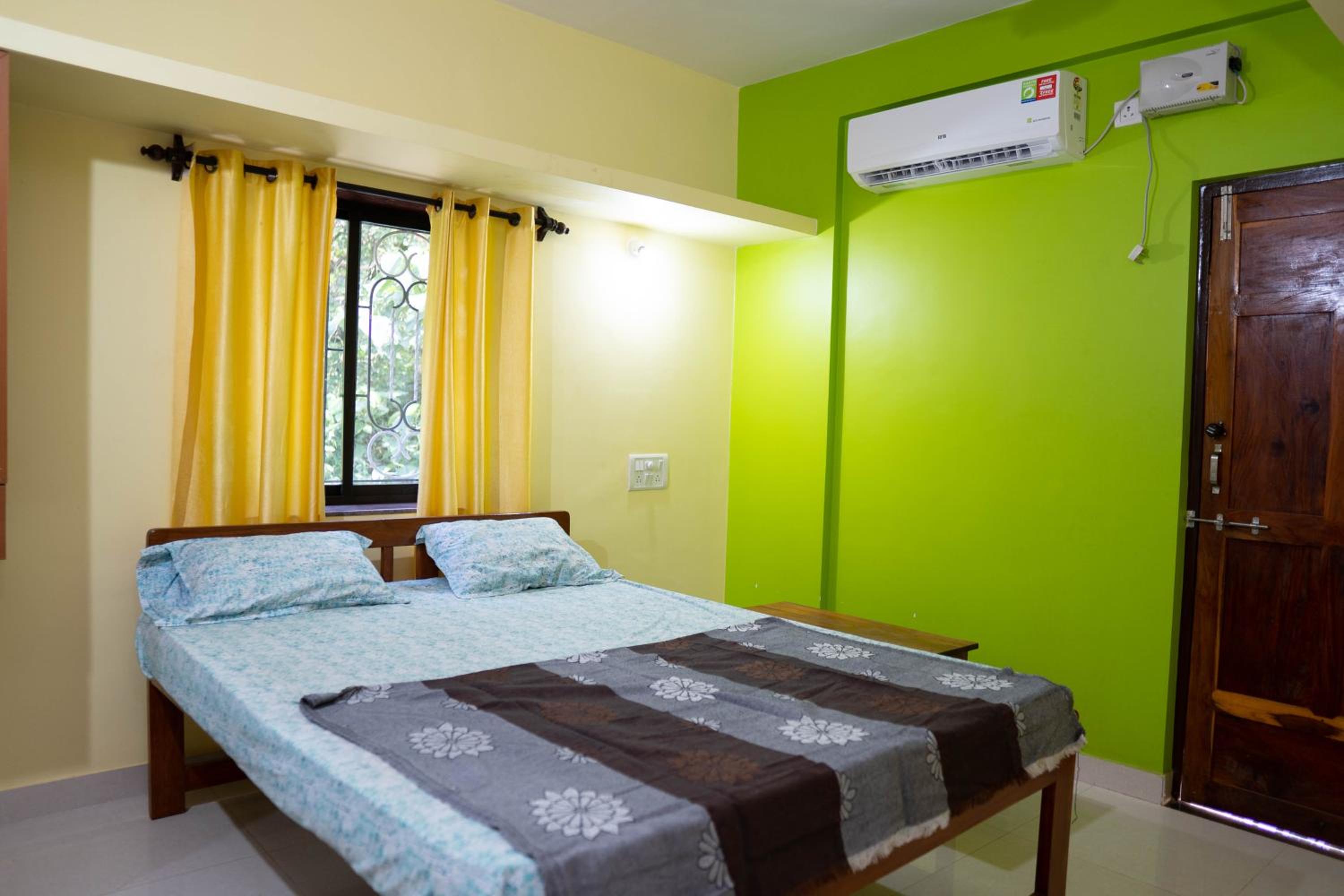 Budget Double Room photo 2