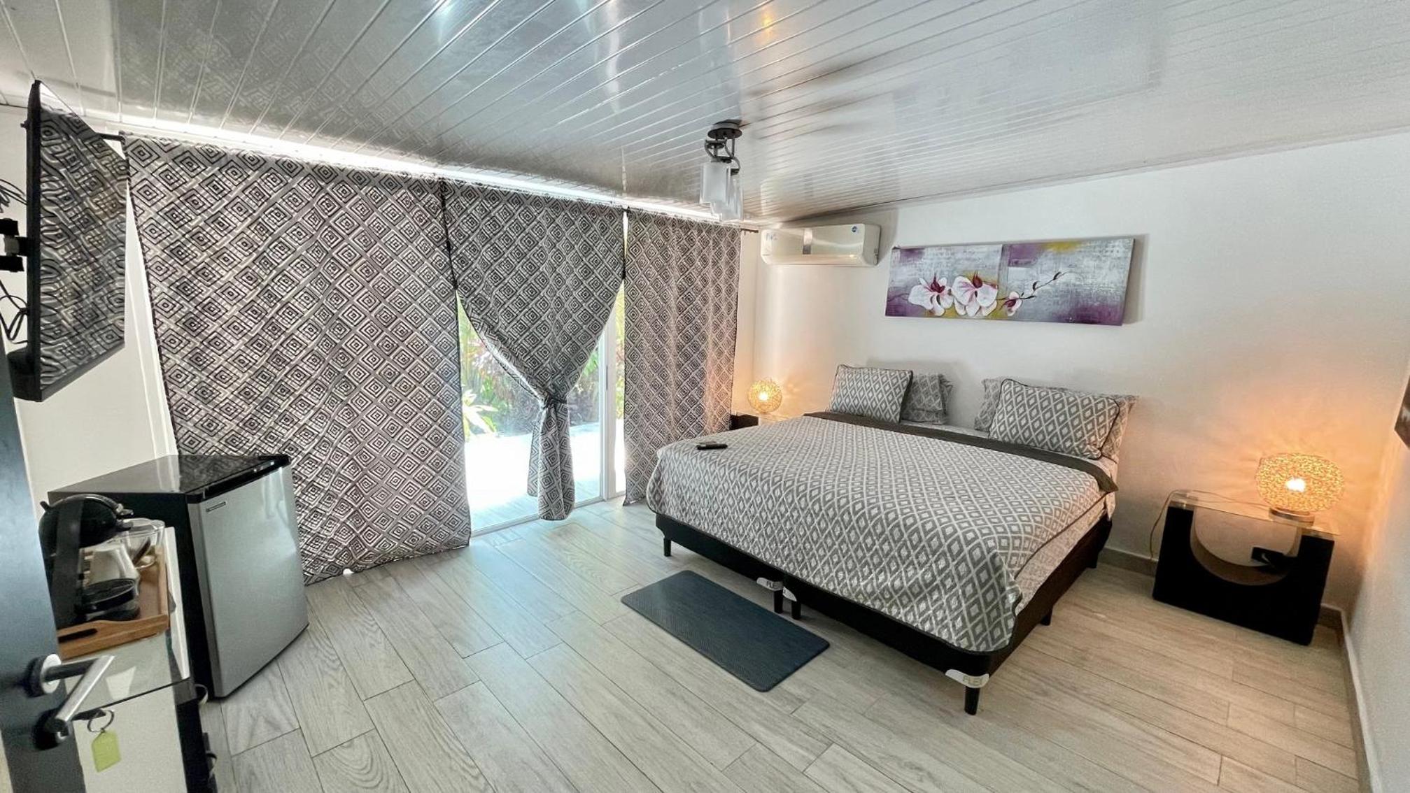 King Room with Balcony photo 1