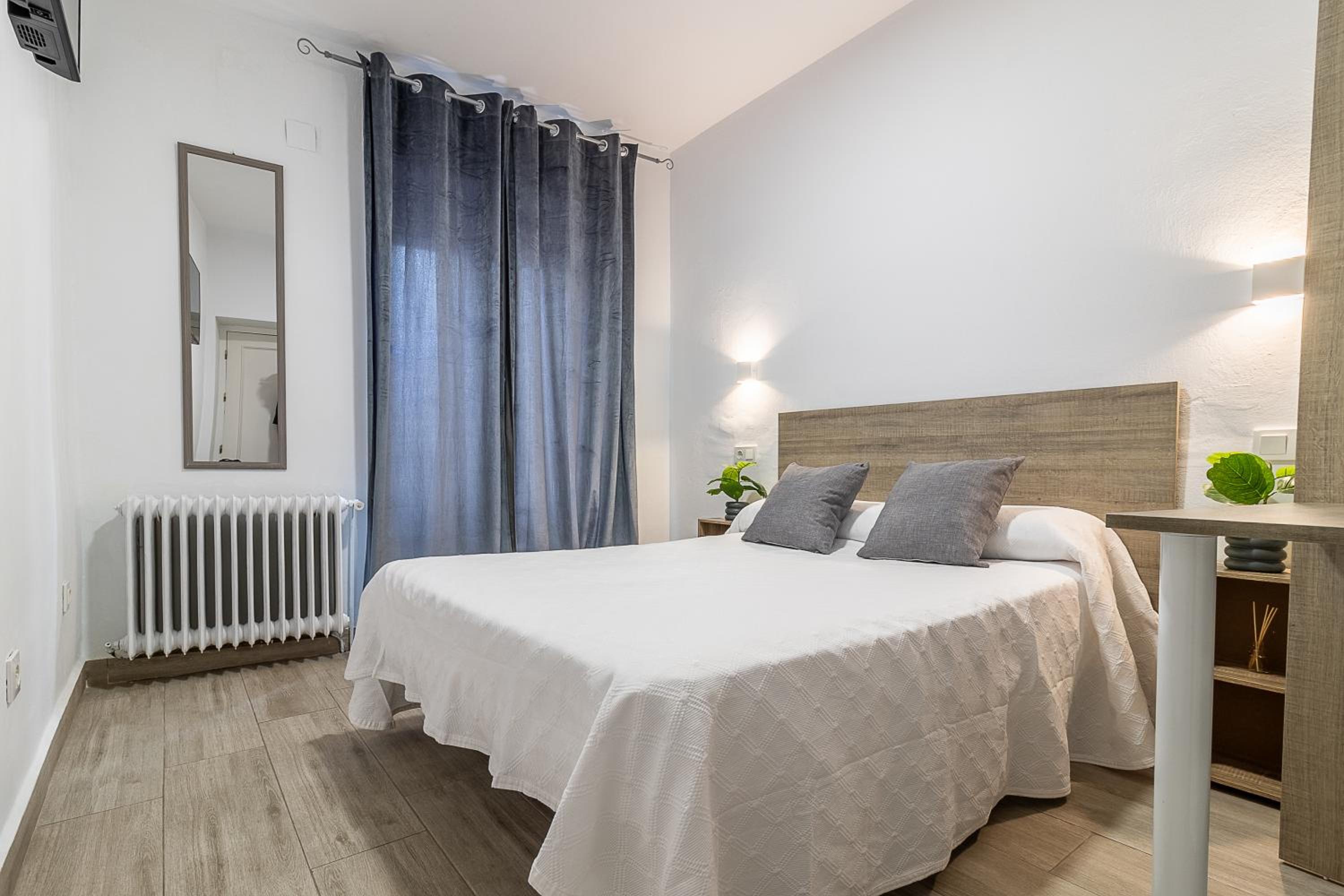 Standard Double Room with Shared Bathroom photo 2