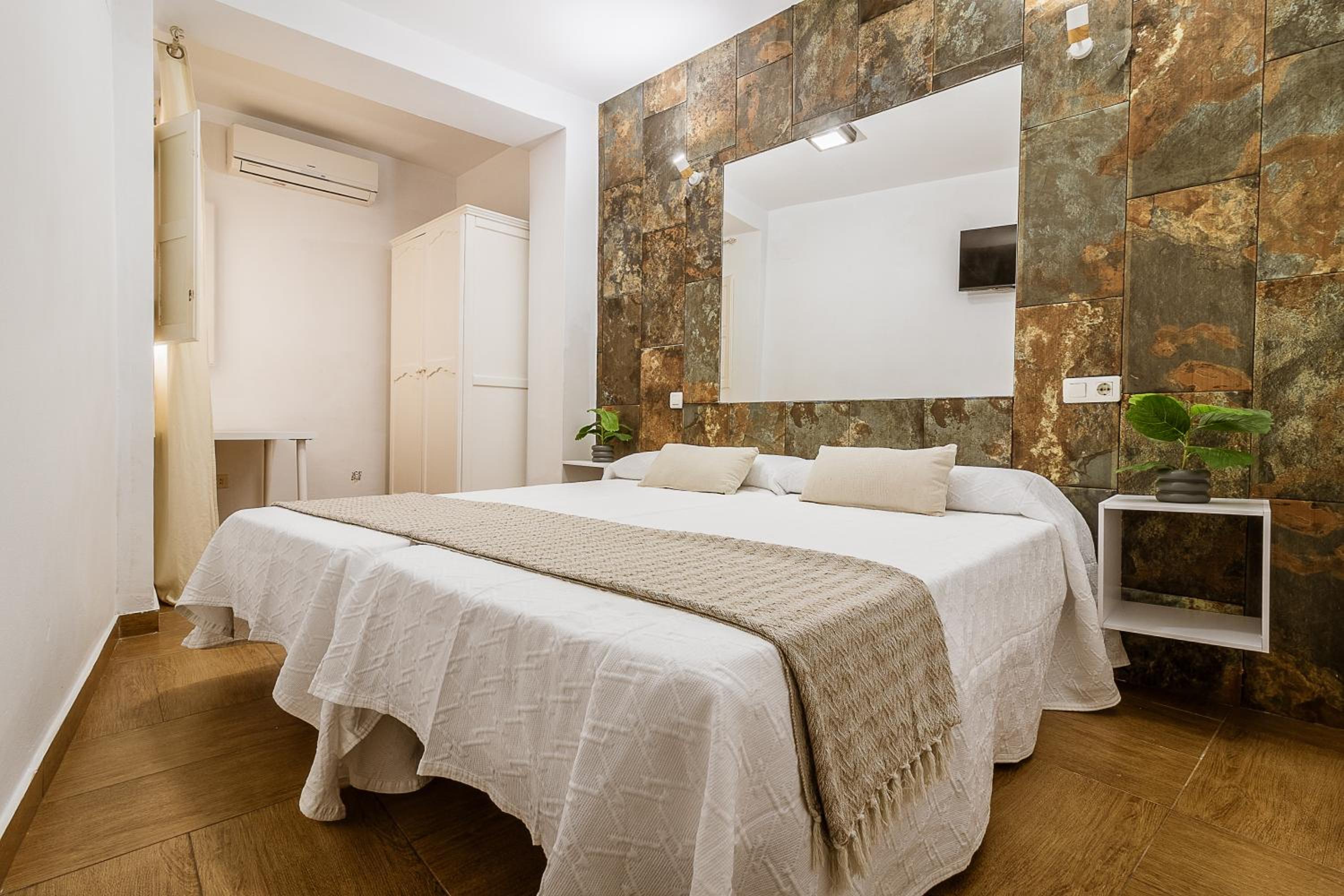 Habitación Doble con Baño Privado