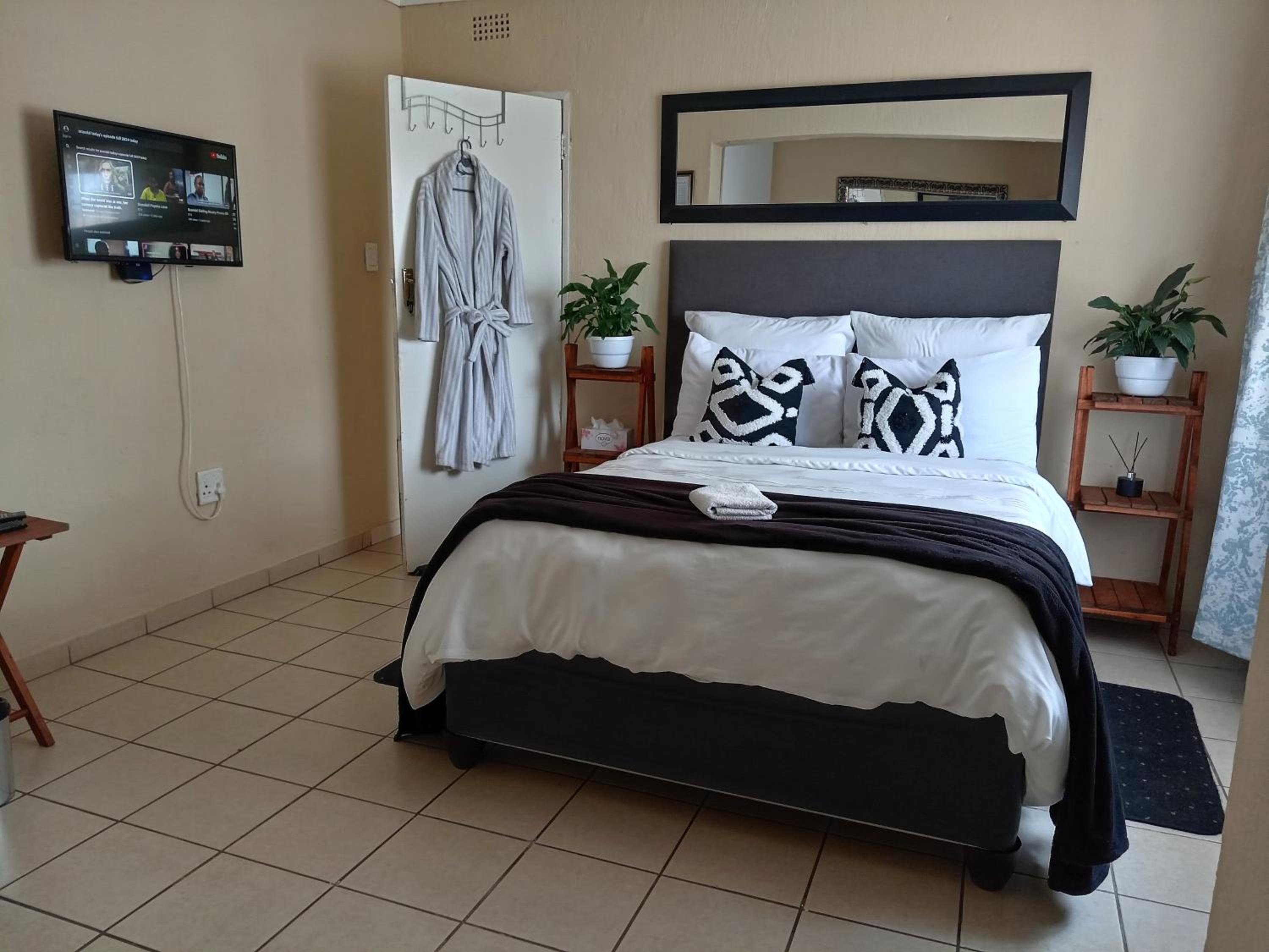 Double Room with Private Bathroom photo 1