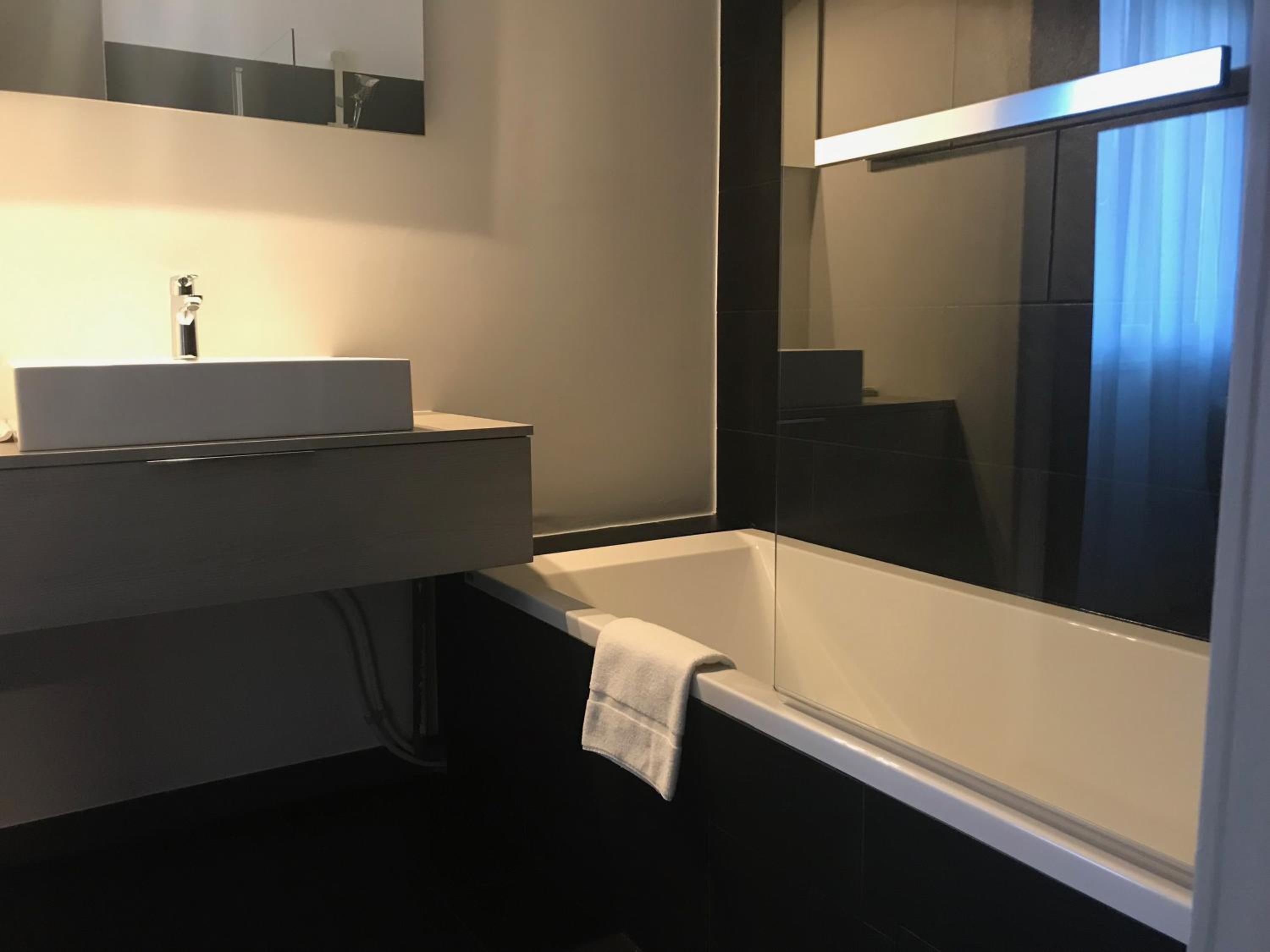 Superior King Room - Photo 2