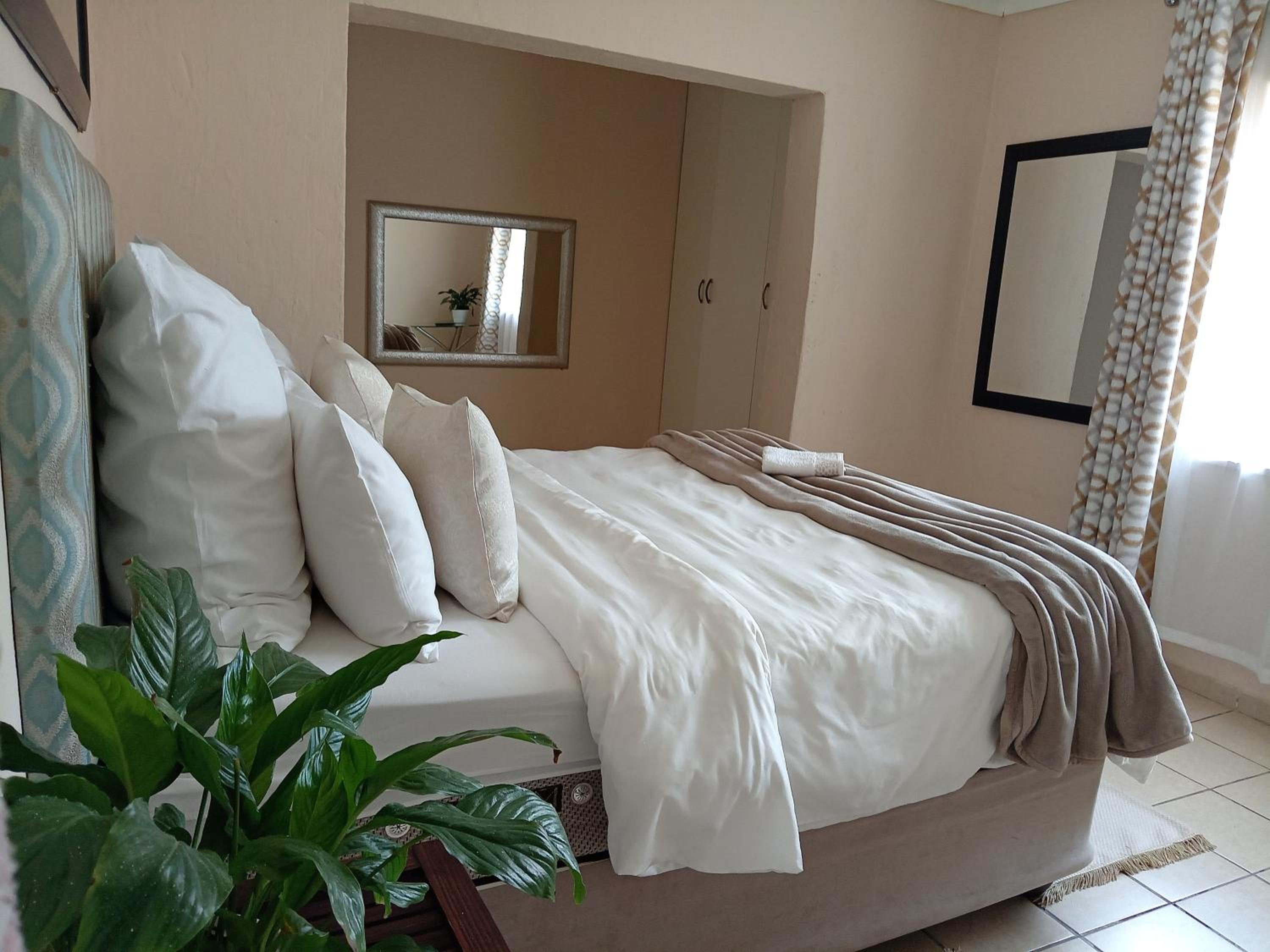Double Room with Private Bathroom photo 2