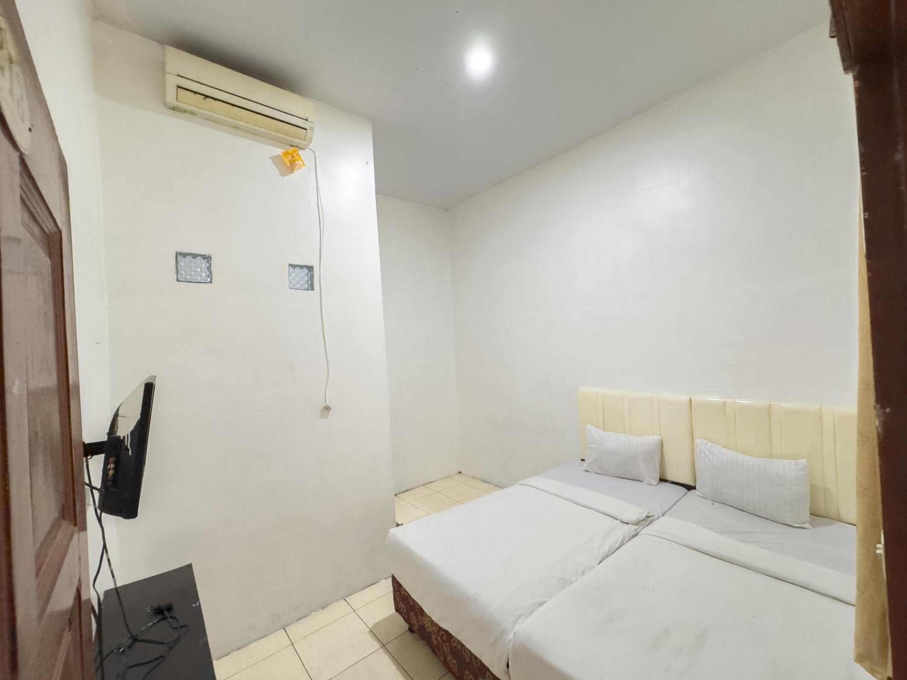 Standard Twin Room photo 2