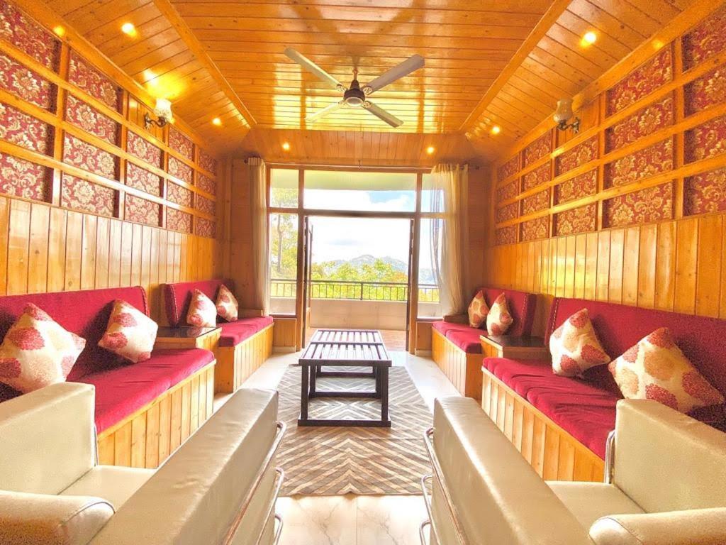 King Room With Mountain View photo 1