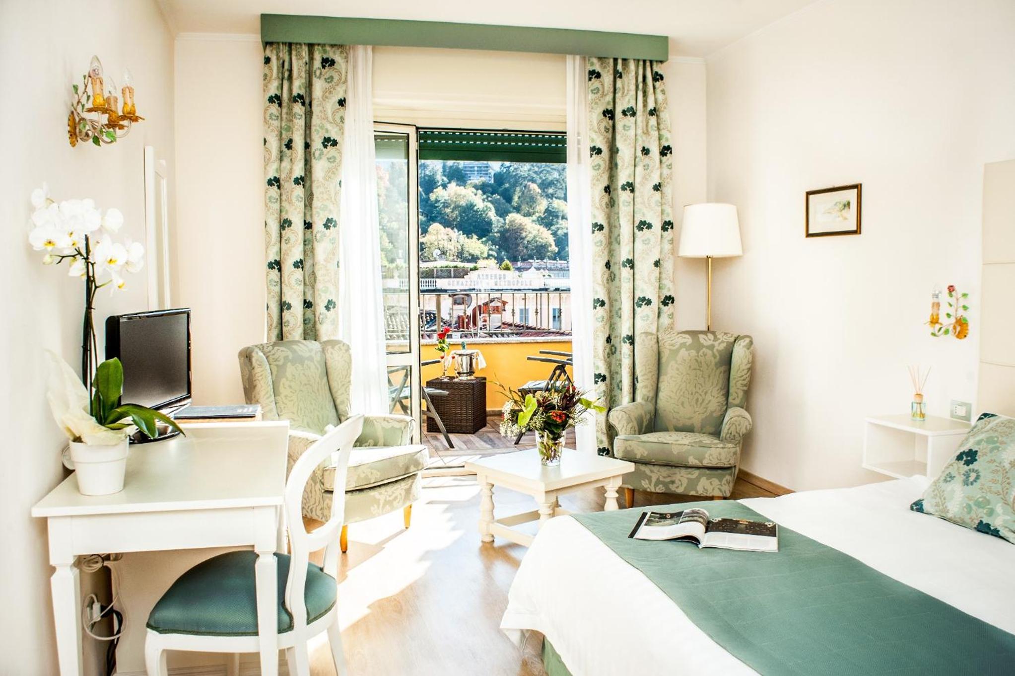 Deluxe Doppel- oder Zweibettzimmer mit Balkon