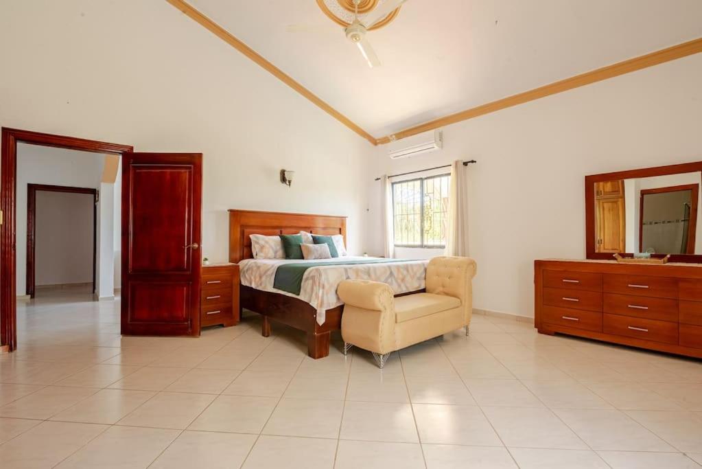 Three-Bedroom Apartment photo 1
