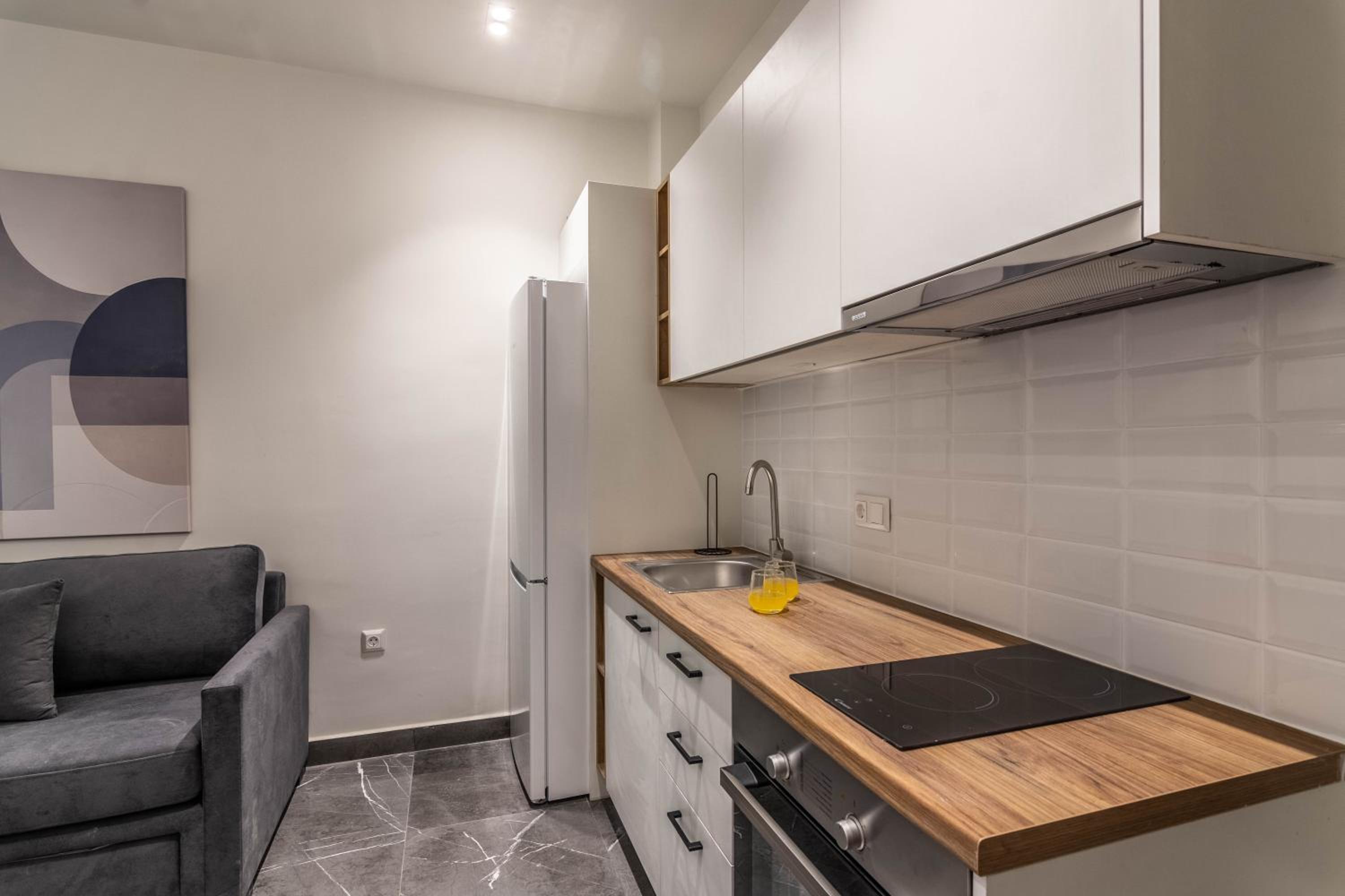 One-Bedroom Apartment with Garden photo 2