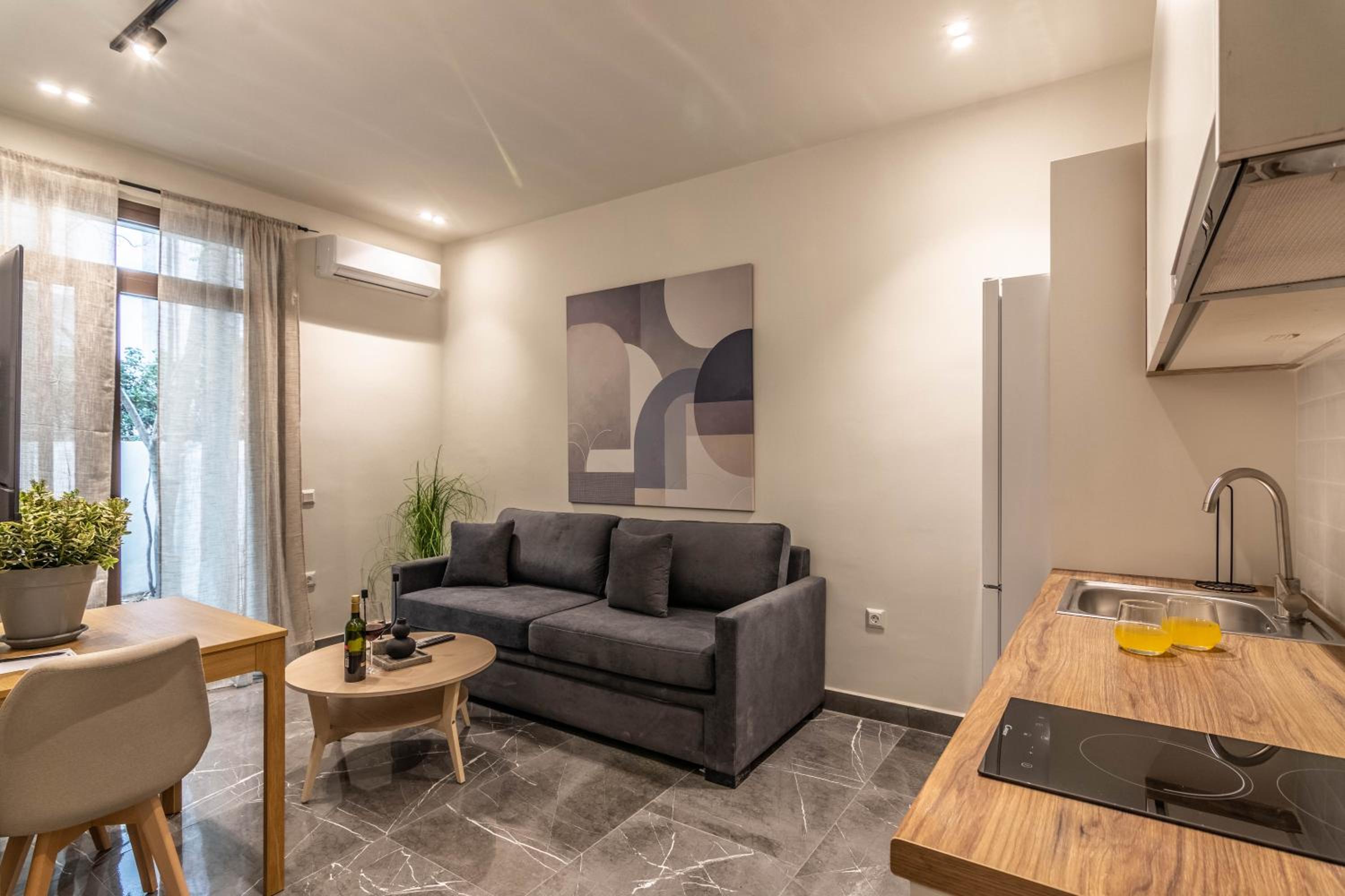 One-Bedroom Apartment with Garden photo 1