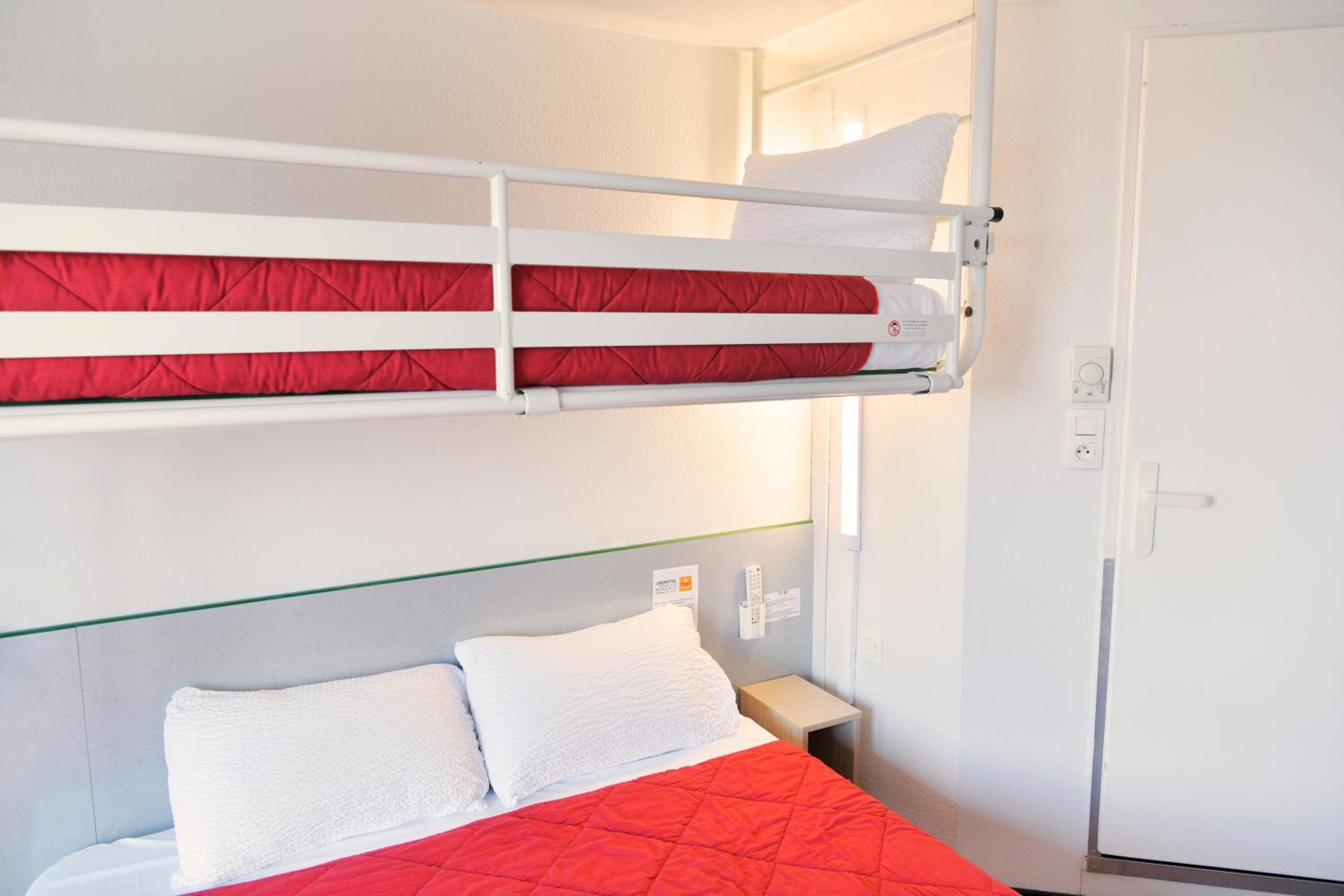 Triple Room (1 Double Bed + 1 Single Bed)
