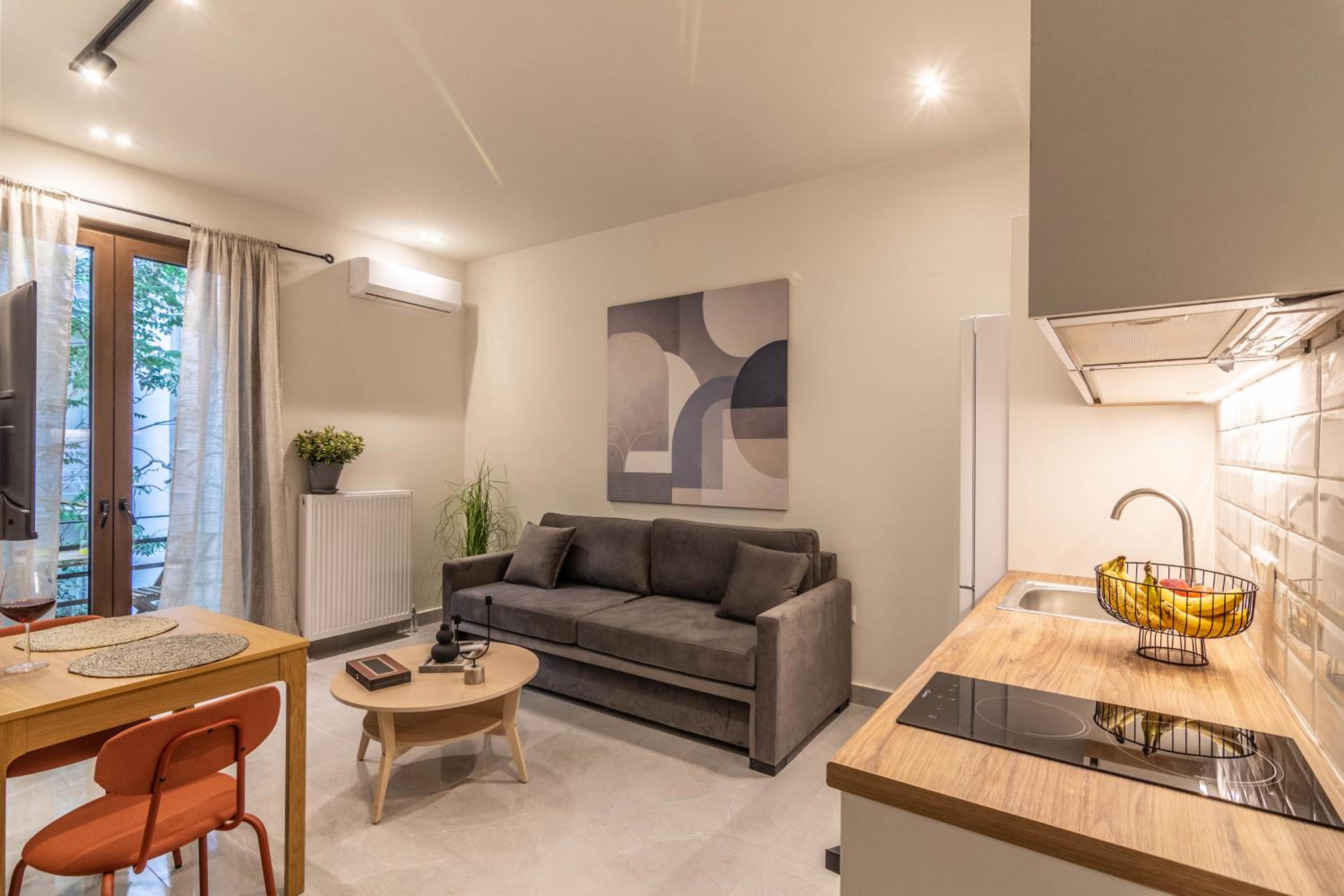 One-Bedroom Apartment with Balcony photo 1