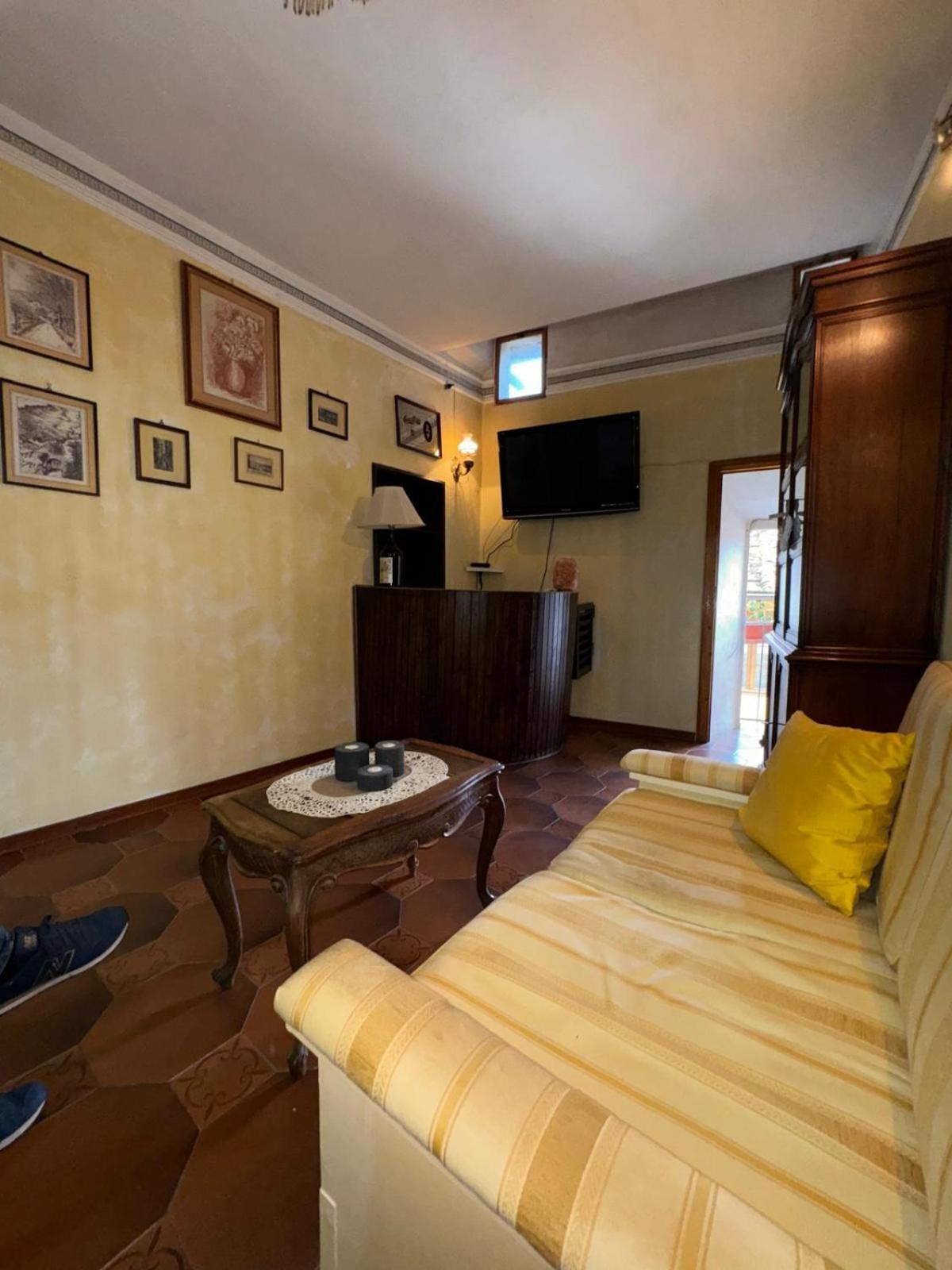 Family Two-Bedroom Apartment with View - Photo 21