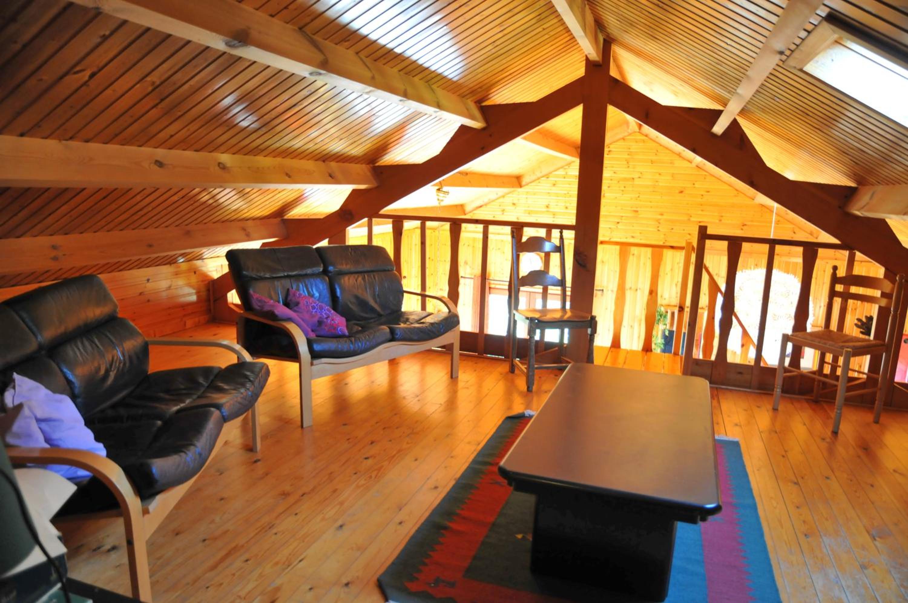 Four-Bedroom House photo 3