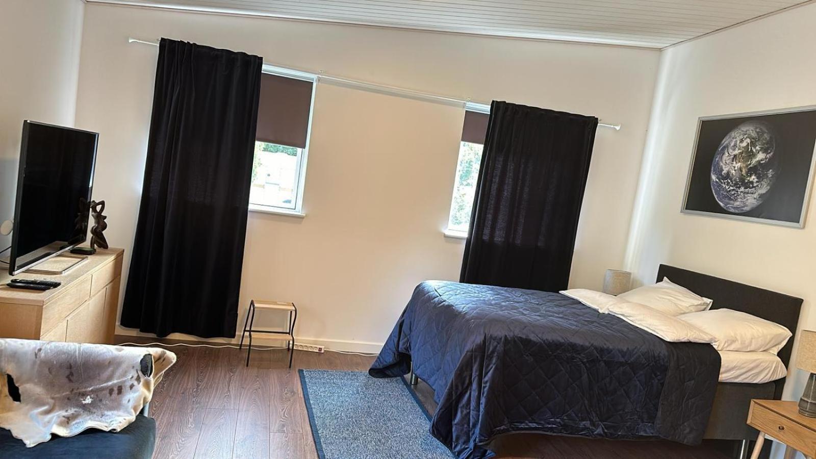 Standard Double Room with Two Double Beds photo 2
