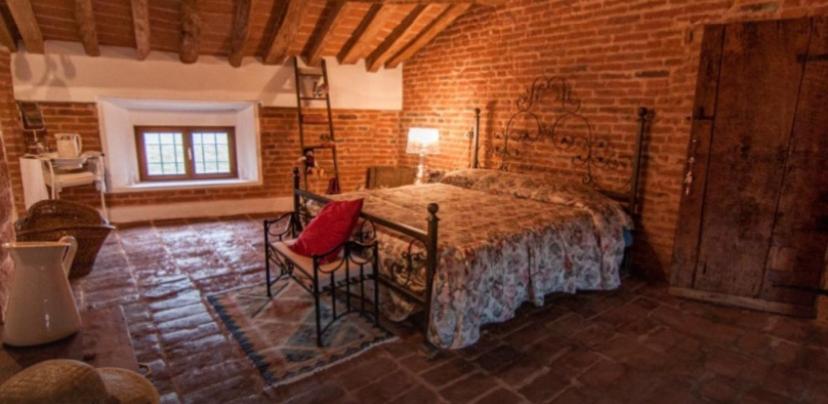 Large Double Room photo 1