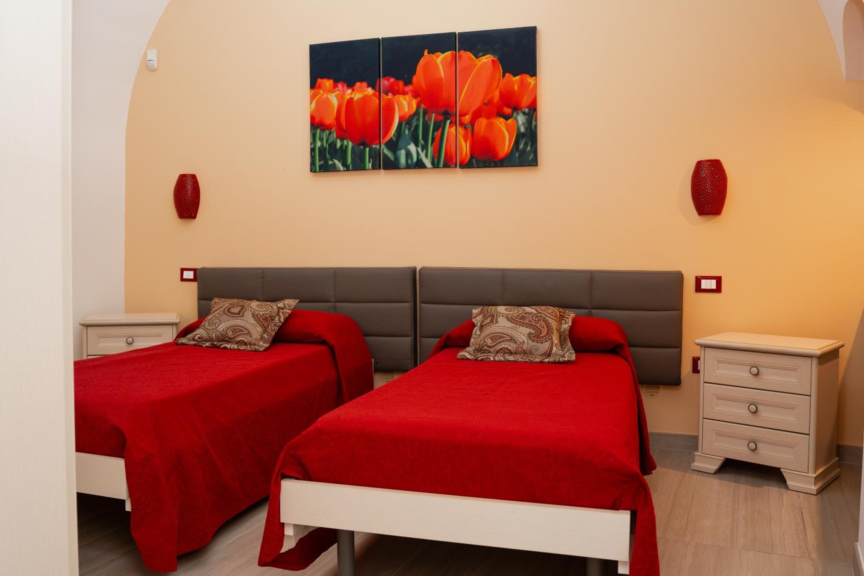 Deluxe Double or Twin Room - Photo 9