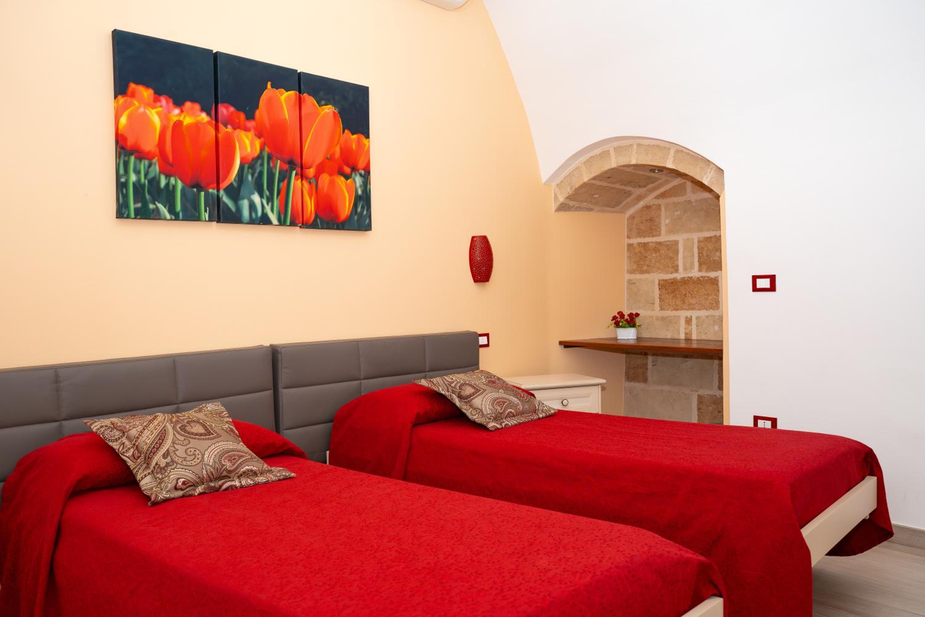 Deluxe Double or Twin Room - Photo 10