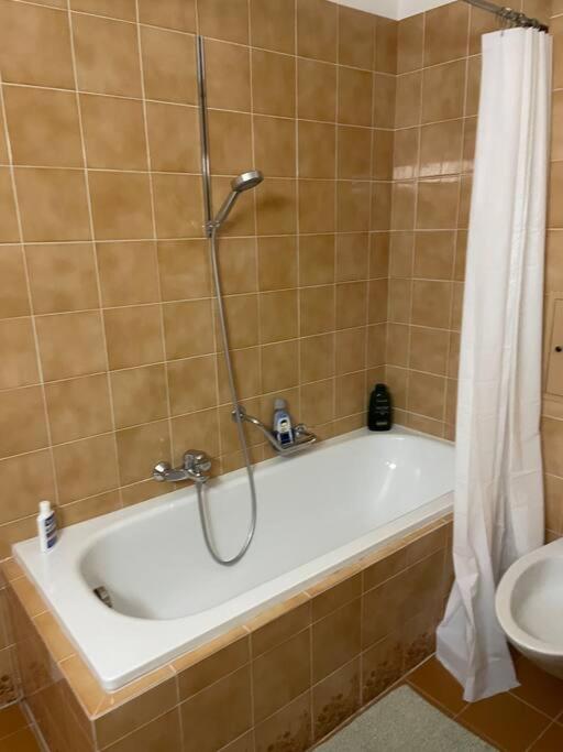 Double Room With Private Bathroom photo 2