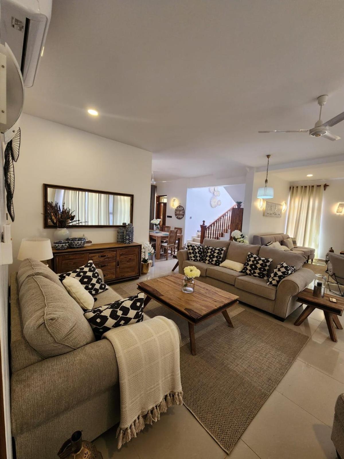 Four-Bedroom House photo 1
