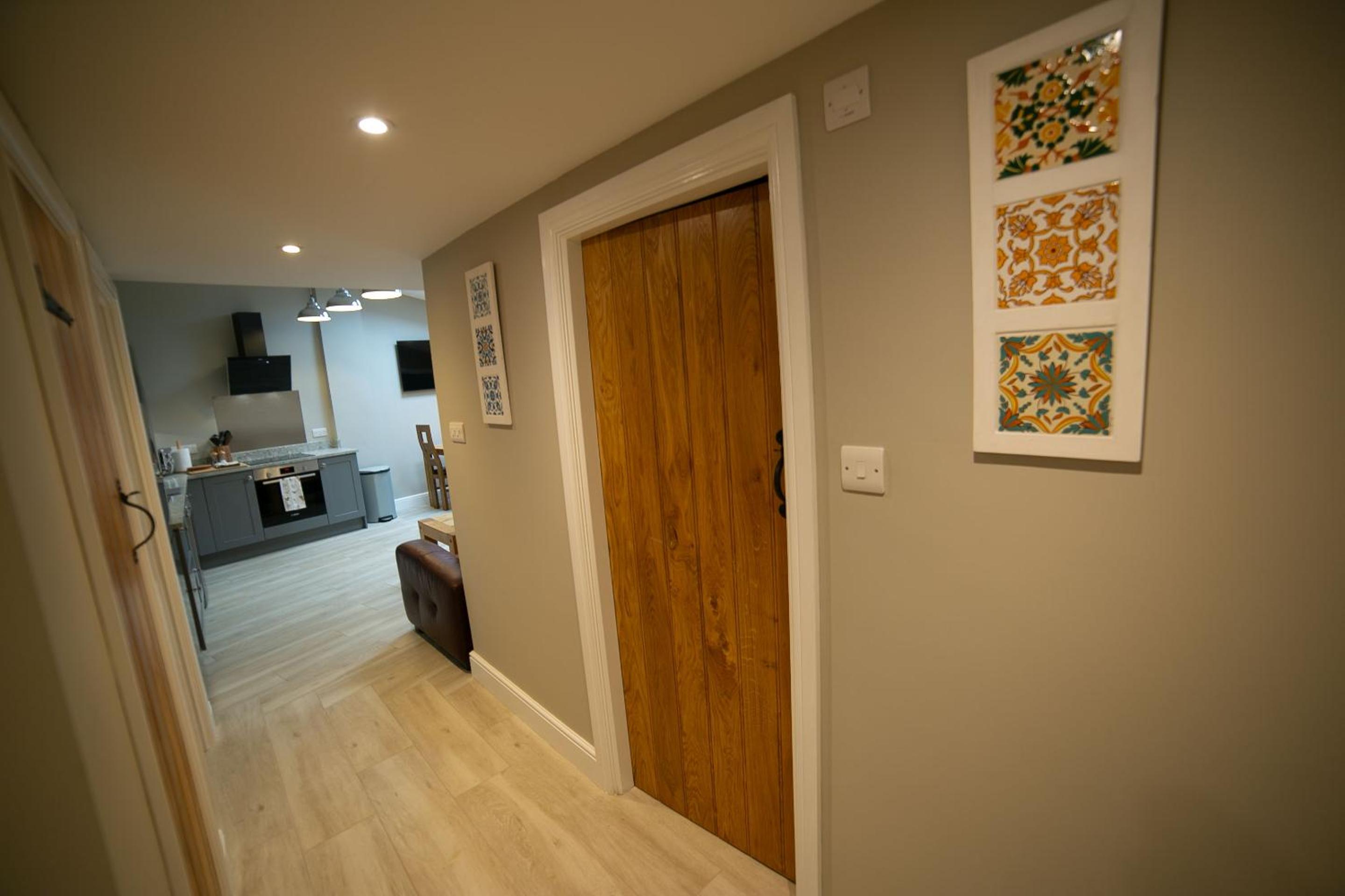 Four-Bedroom House photo 3